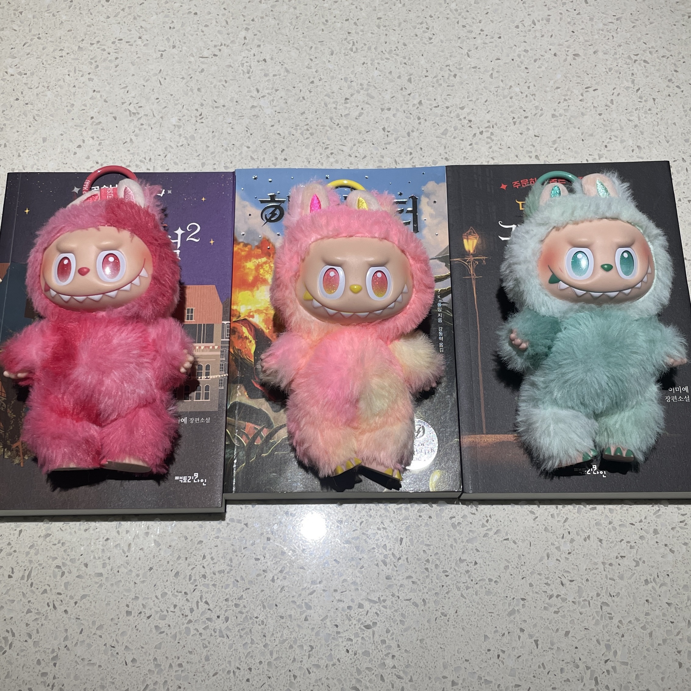 Pop Mart Labubu The Monsters Highlight Series Loyalty Keyring (Opened Case) 착용 스타일