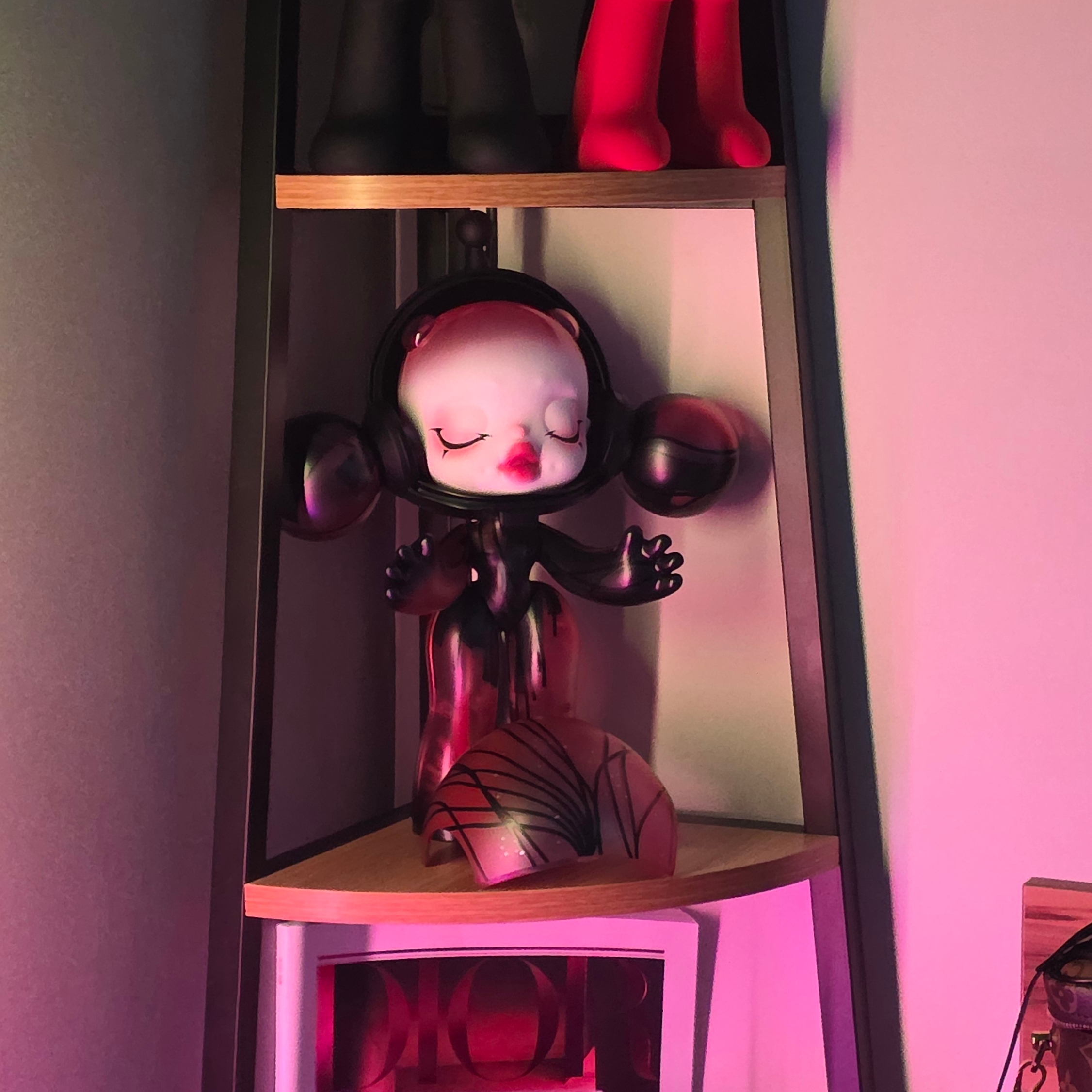 Pop Mart Mega Α Skullpanda Red Crystal 400% 착용 스타일 - 1