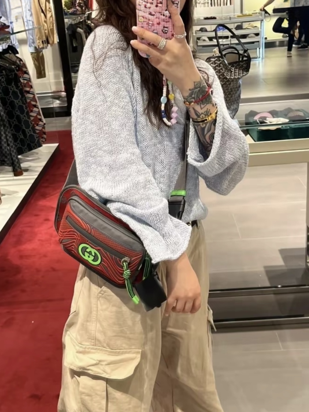 Gucci GG Nylon Belt Bag Grey Multicolour Nylon 착용 스타일