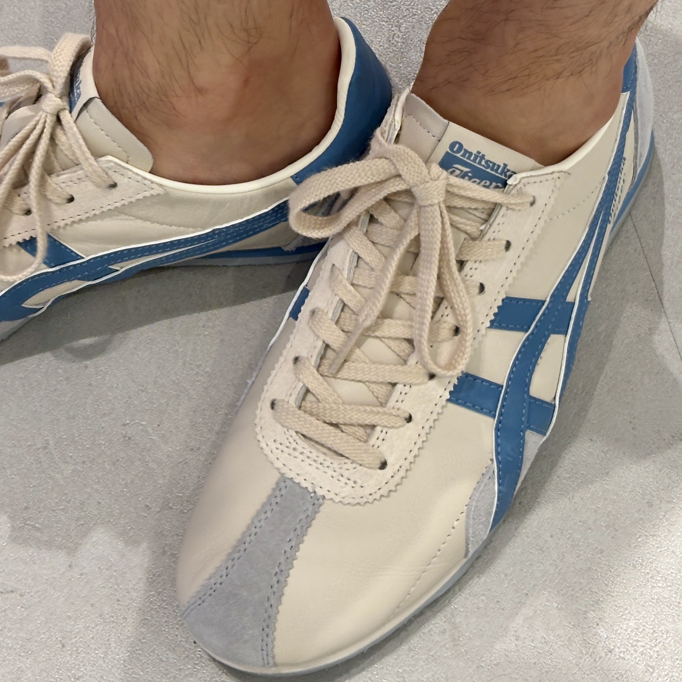 Onitsuka Tiger Runspark Cream Light Blue 착용 스타일 - 3