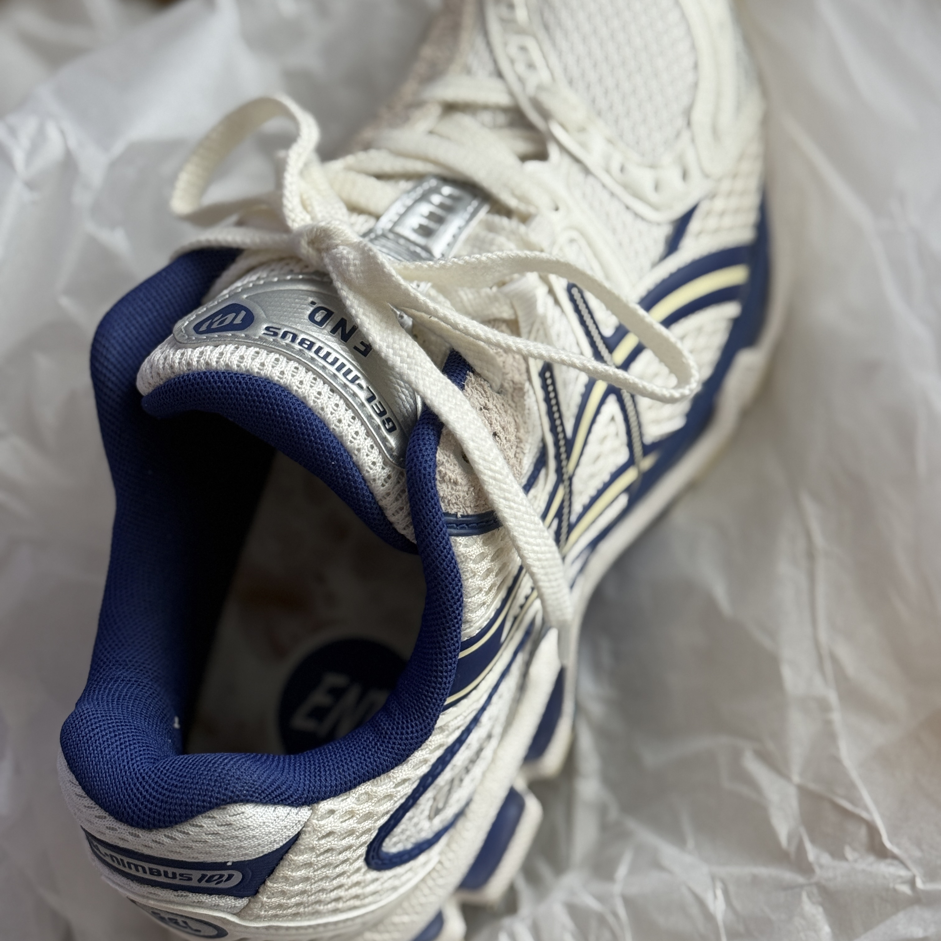 Asics x END. Gel-Nimbus 10.1 Snow White Sodalite Blue 착용 스타일