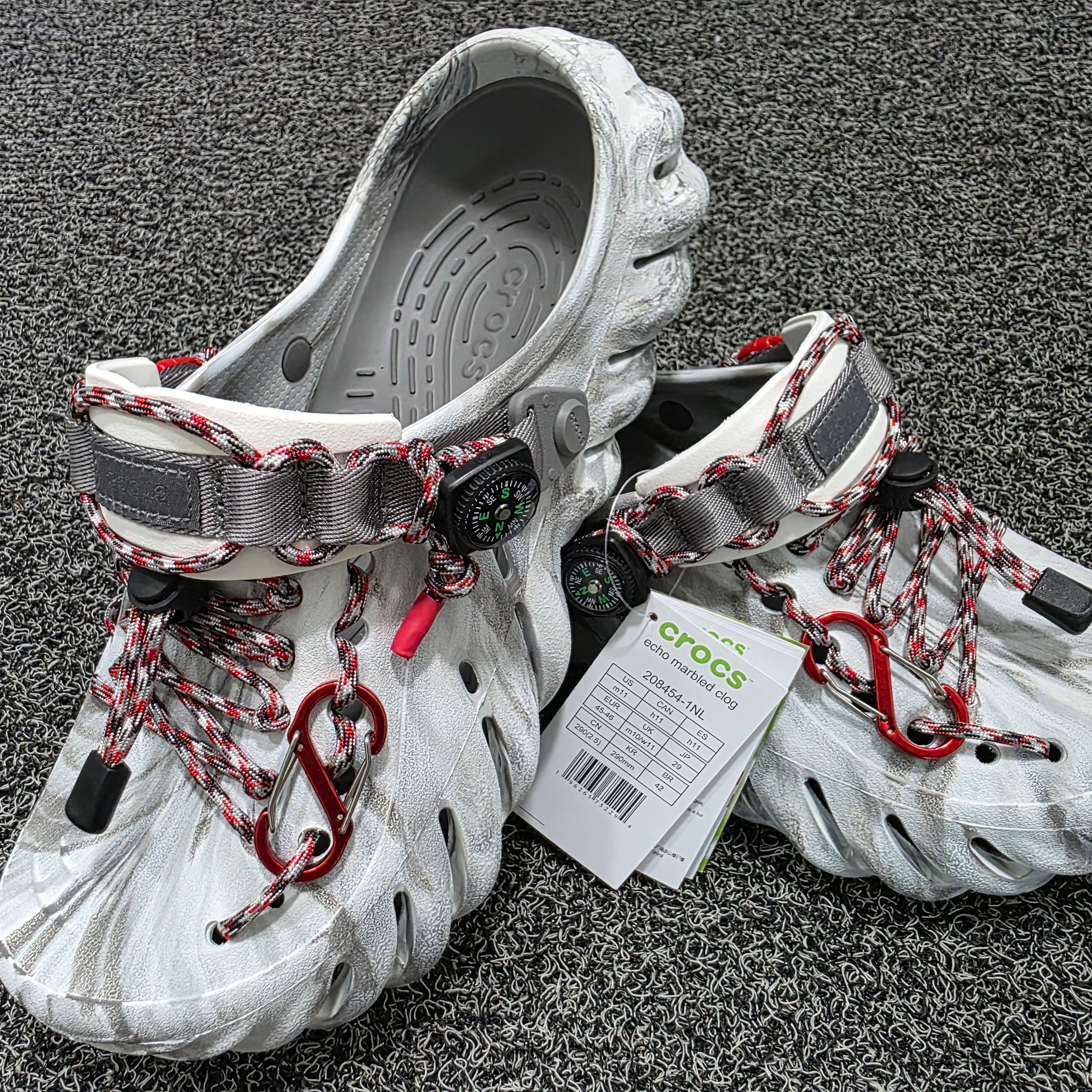 Crocs Echo Marbled Clog Moonlight Multi 착용 스타일