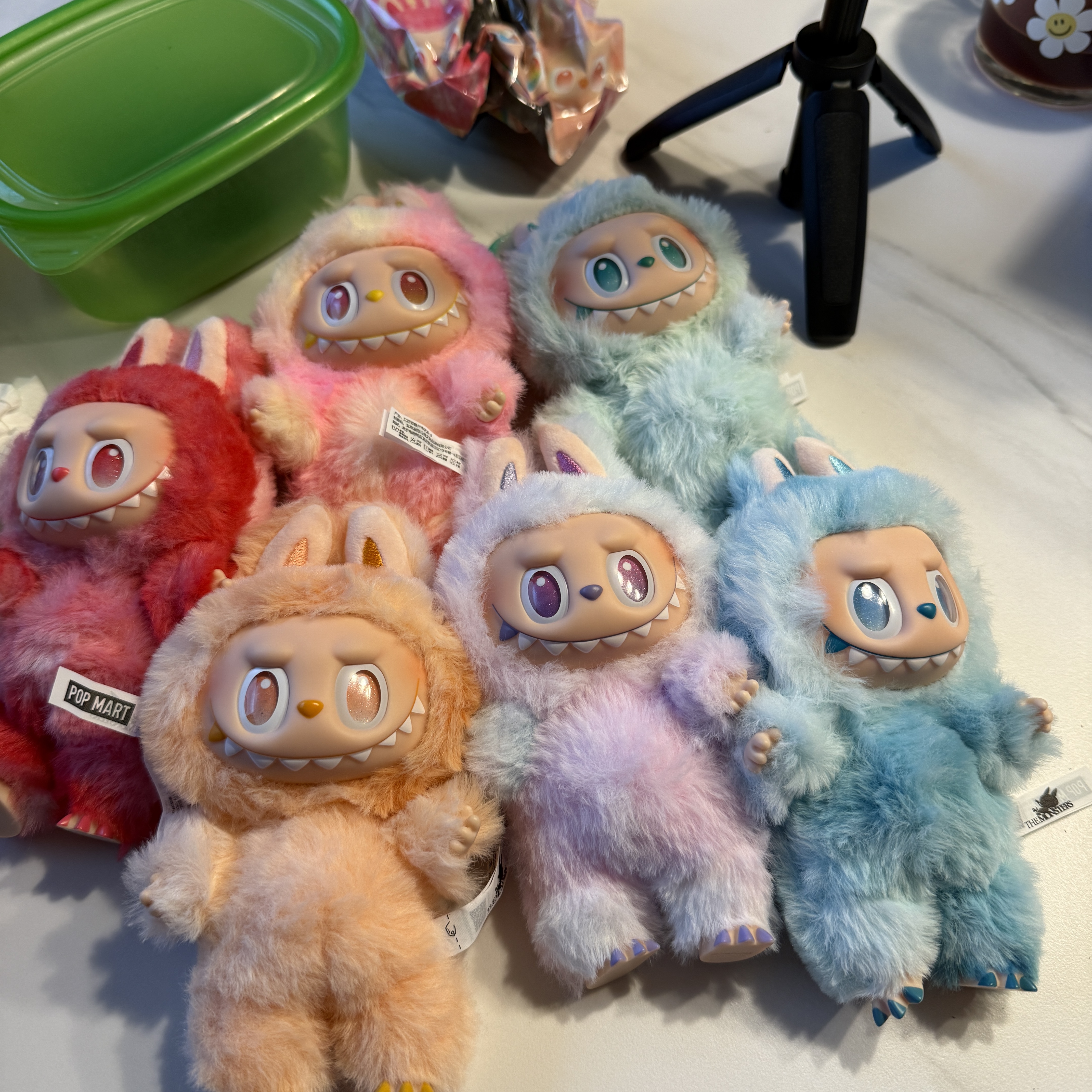 Pop Mart Labubu The Monsters Highlight Series Sealed Case (6 Blind Boxes) 착용 스타일