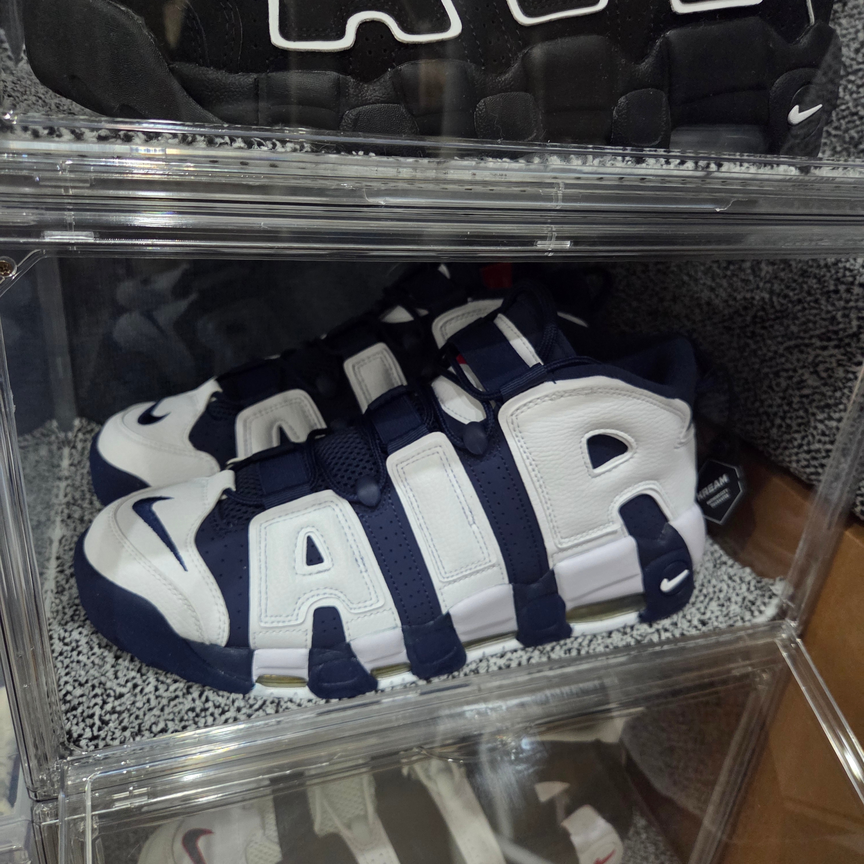 Nike Air More Uptempo 96 White Midnight Navy 착용 스타일