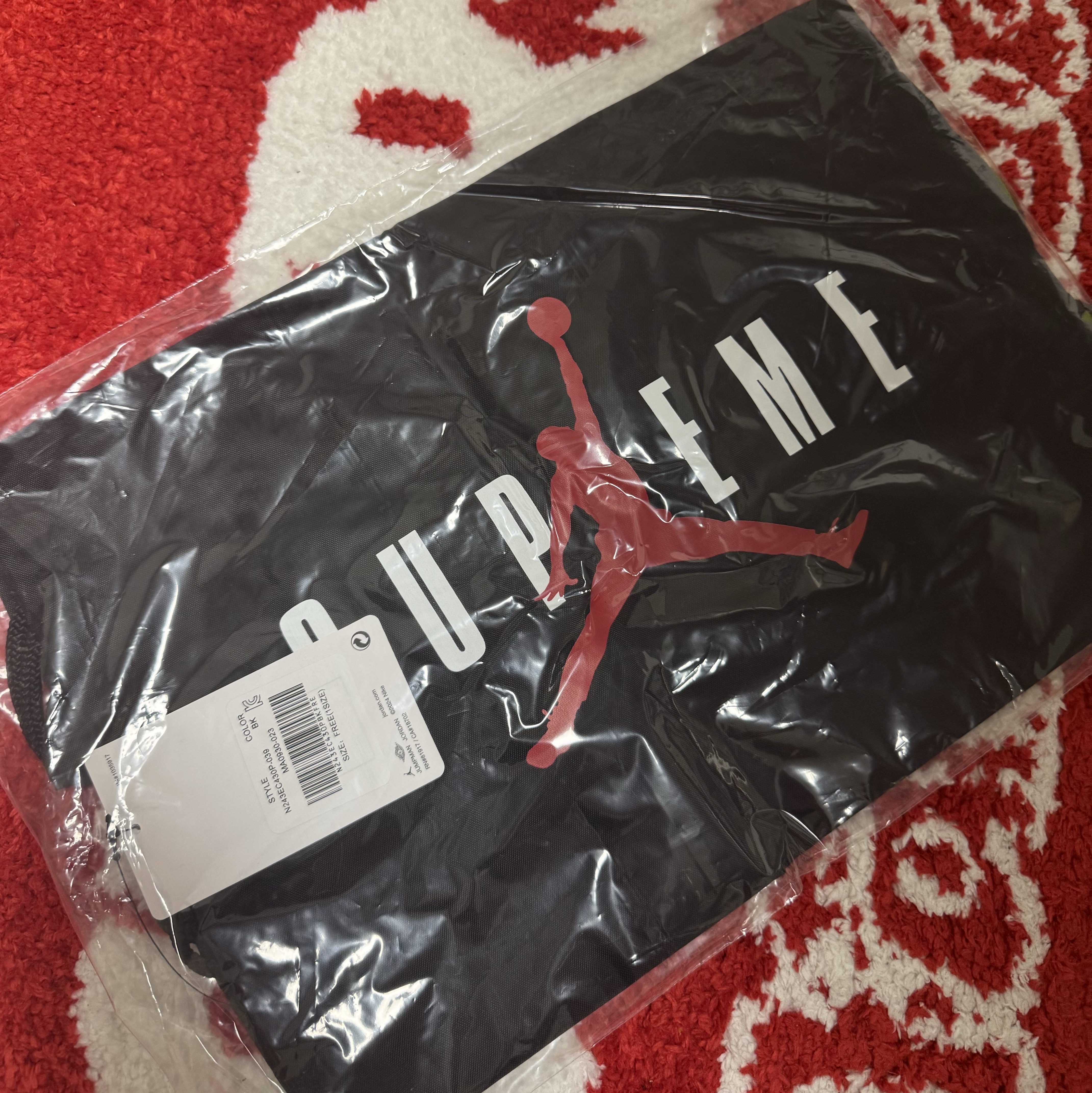 Supreme x Jordan Drawstring Bag Black - 24FW 착용 스타일