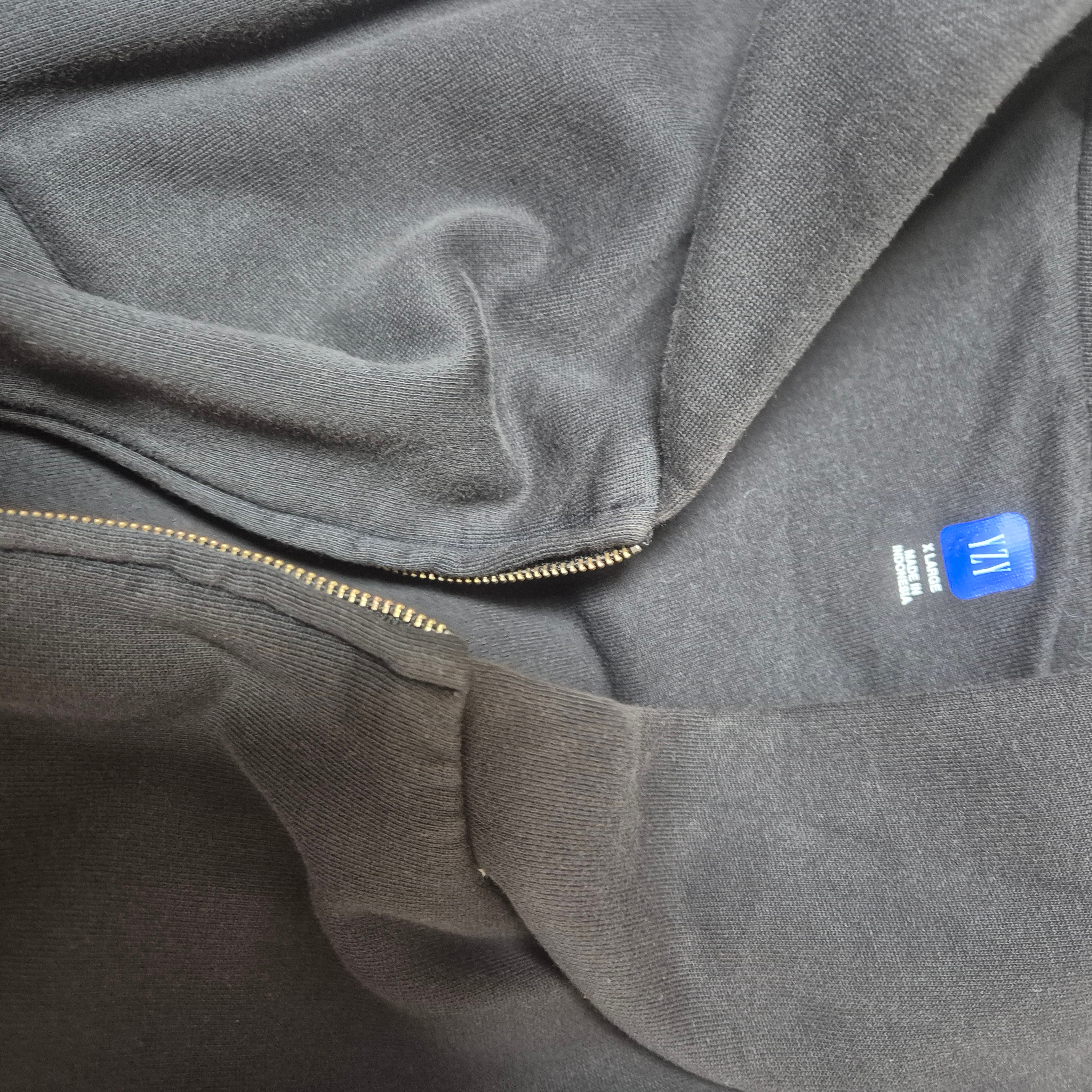 Yeezy YZY Zip-Up Hoodie Black 착용 스타일