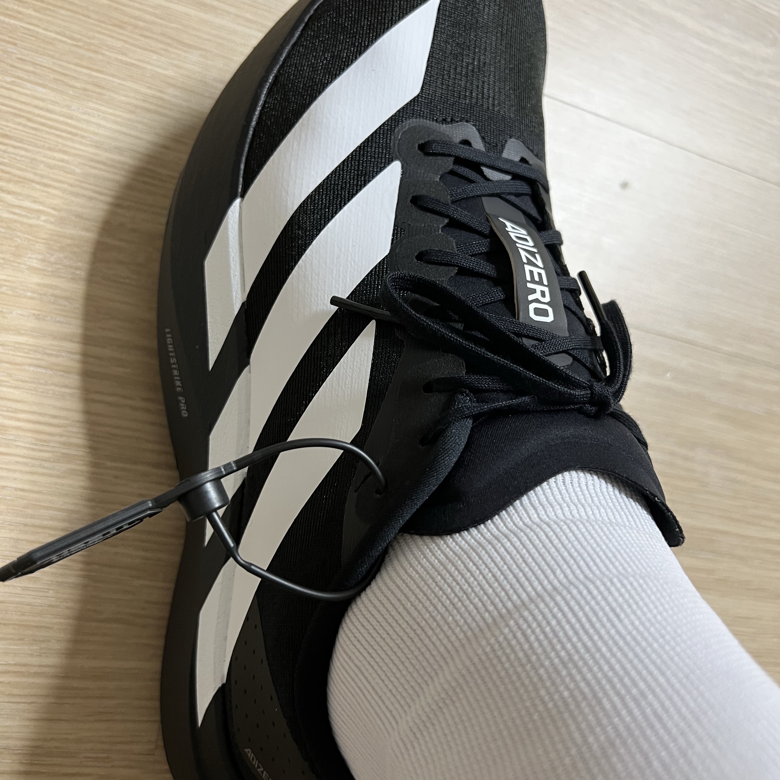 Adidas Adizero EVO SL Core Black Cloud White ์ฐฉ์ฉ ์คํ์ผ