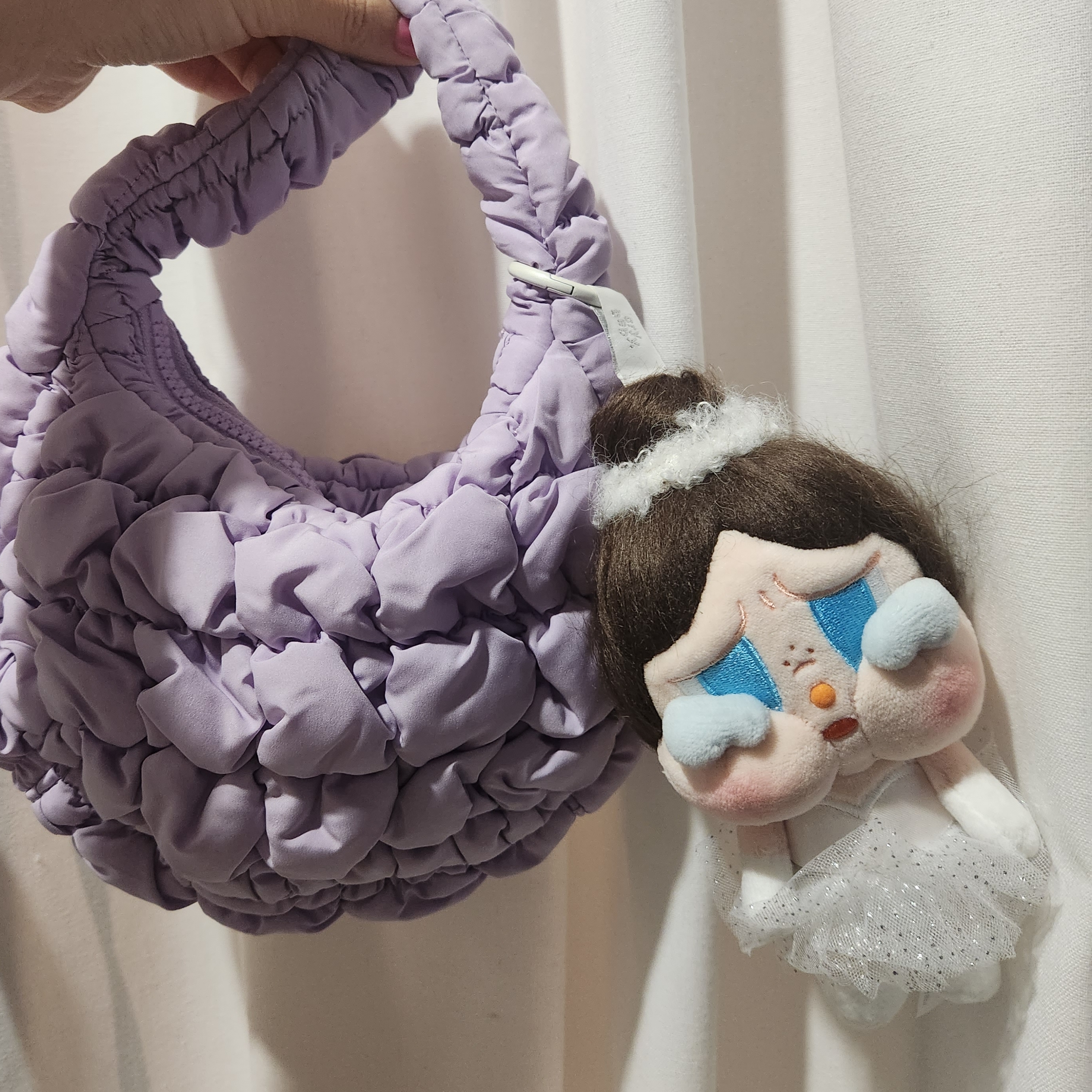 Pop Mart Crybaby Shiny Shiny Series Plush Pedant Blister Pack, COS Quilted Micro Bag Purple 착용 스타일 - 3