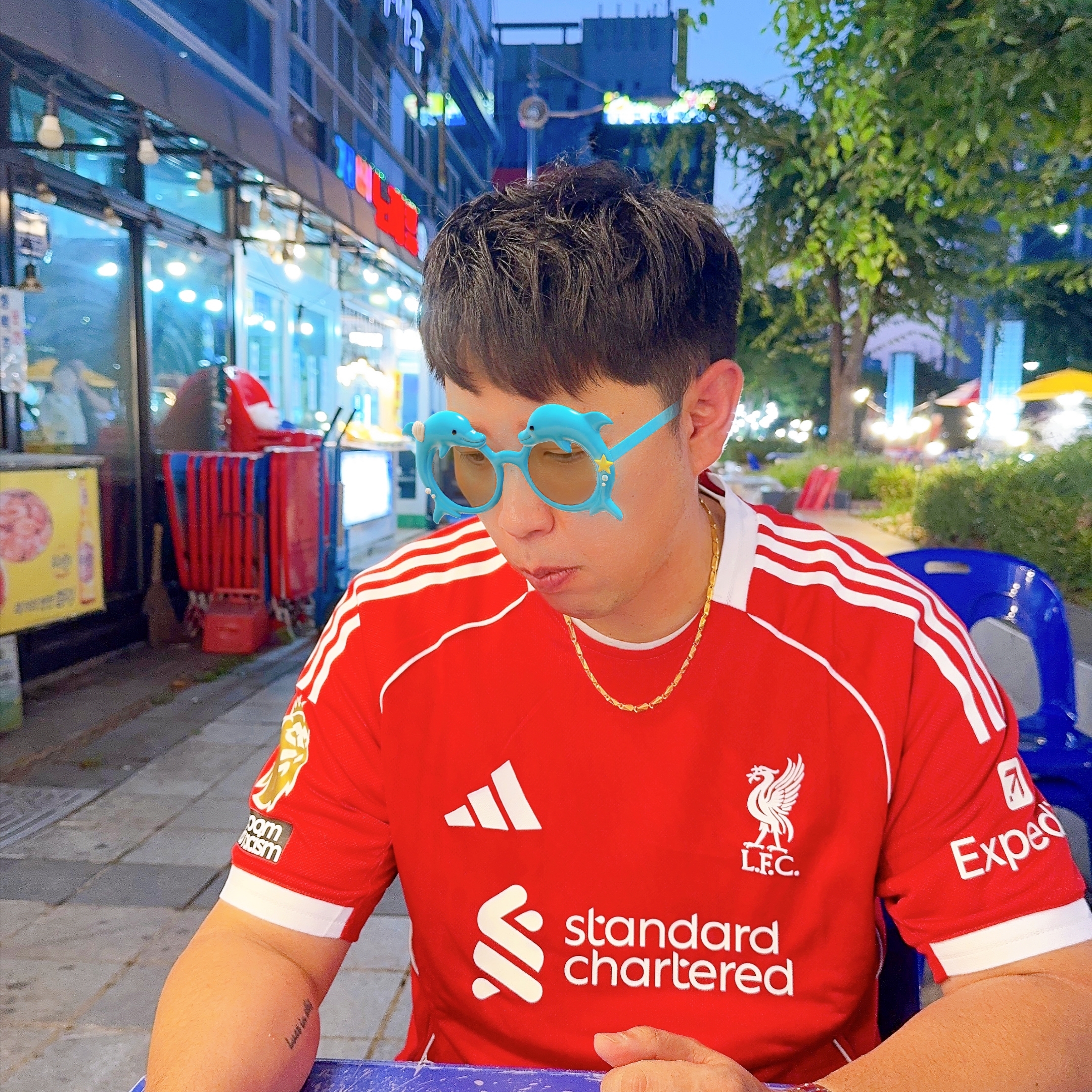 Adidas Liverpool FC 2025/26 Home Authentic Jersey Strawberry Red - KR Sizing (Non Marking Ver.) 착용 스타일 - 1