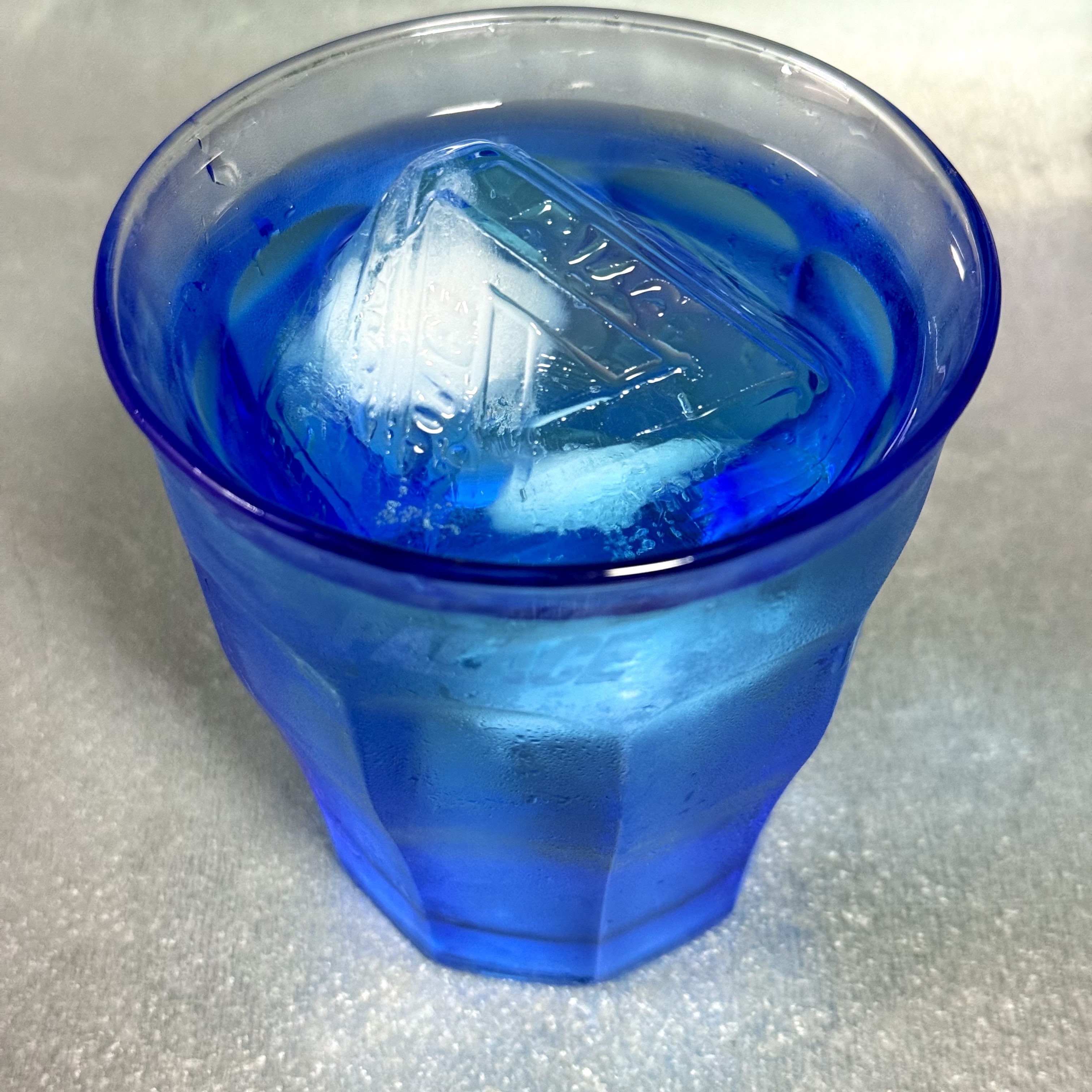 Palace Tri Ferg Ice Cube Tray Purple - 25FW, Palace Duralex Picardie Tumblers Marine (Set of 4) - 24SS 착용 스타일 - 4
