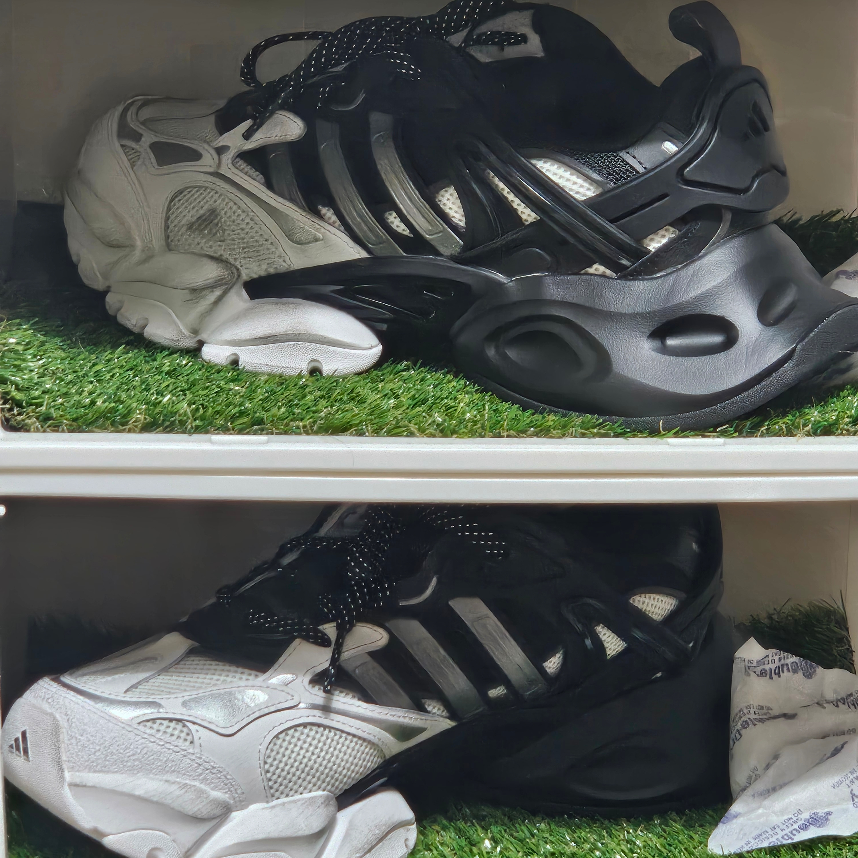 Adidas Vento XLG Runner Deluxe Sneakers White Black 착용 스타일