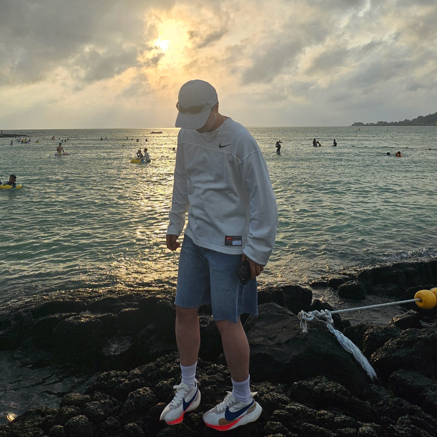 Nike Moon Racer Sail Solar Blue, Nike x Stussy Long Sleeve Top Sail (FJ9164-133) 착용 스타일