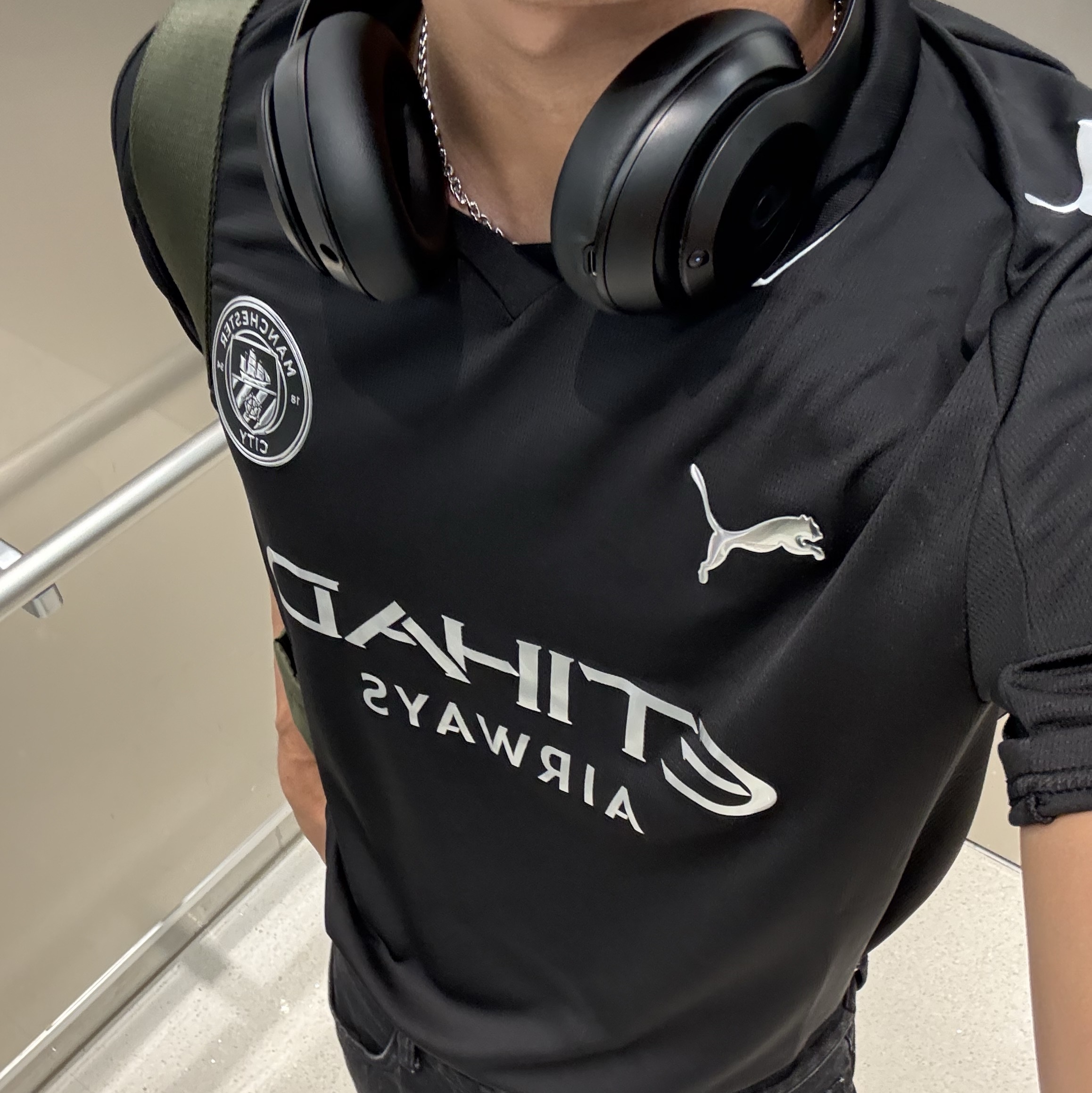 Puma Manchester City 2025/26 Away Replica Jersey Black (Non Marking Ver.) 착용 스타일