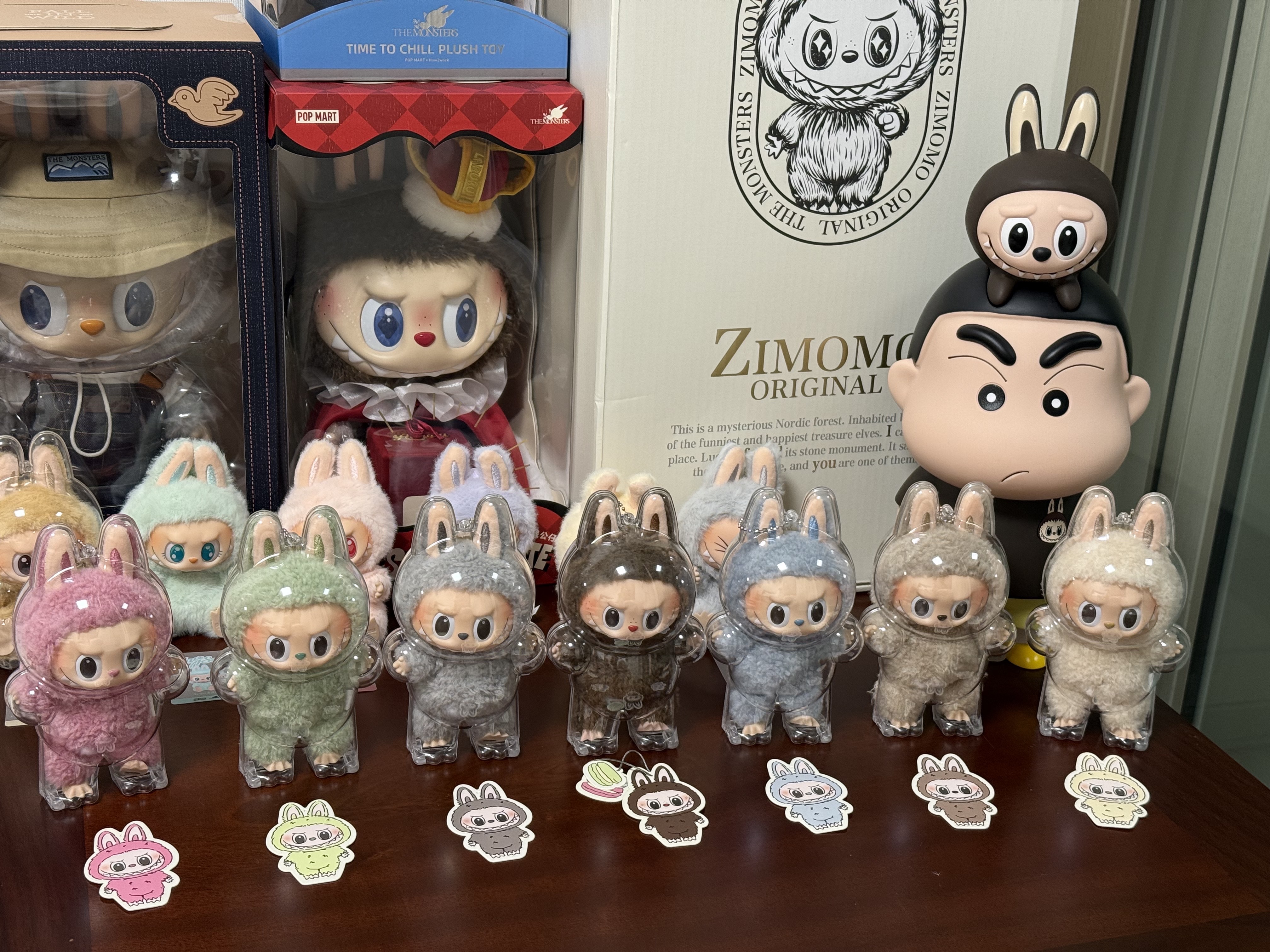 Pop Mart Labubu The Monsters Labubu Tasty Macarons Series Chestnut Cocoa Keyring (Opened Case) 착용 스타일 - 2