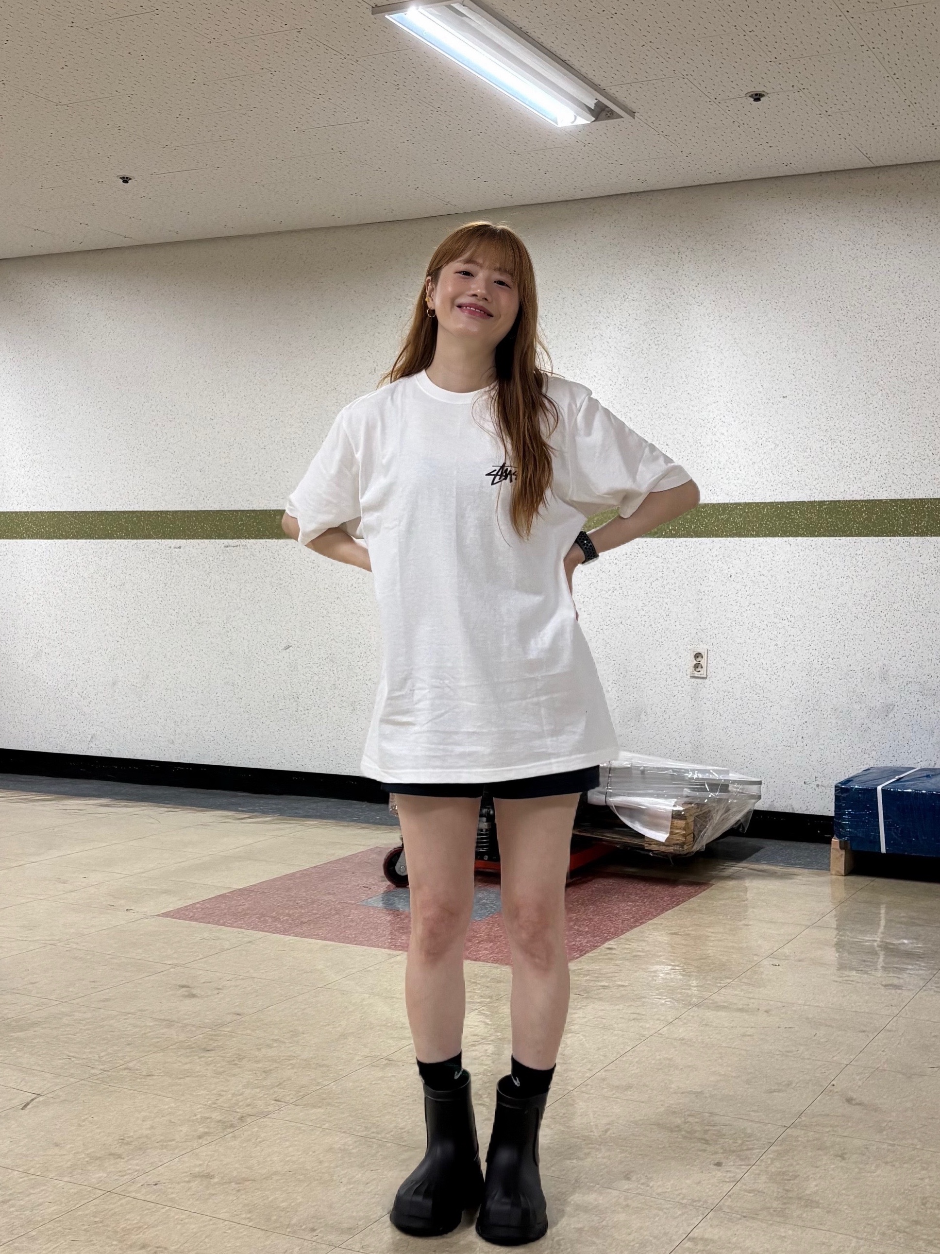 Stussy Plush T-Shirt White, (W) Adidas Adifom Superstar Boot Black 착용 스타일 - 5