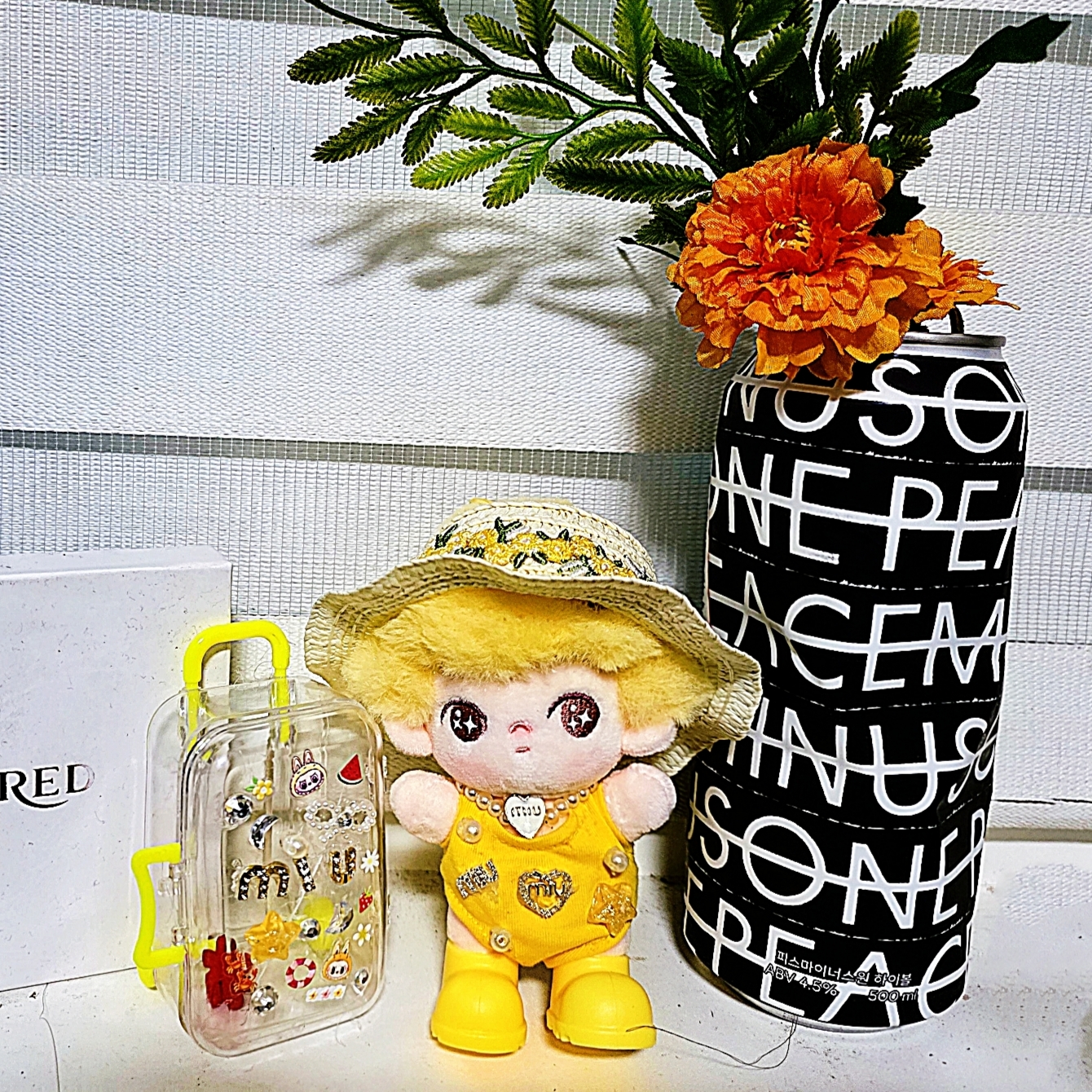 Pop Mart Dimoo Crush On Coffee Series Soft Faced Plush Keychain Sealed Case (6 Blind Boxes), Pop Mart Dimoo Crush On Coffee Series Soft Faced Plush Keychain Aromatic Mocha (Opened Case) 착용 스타일
