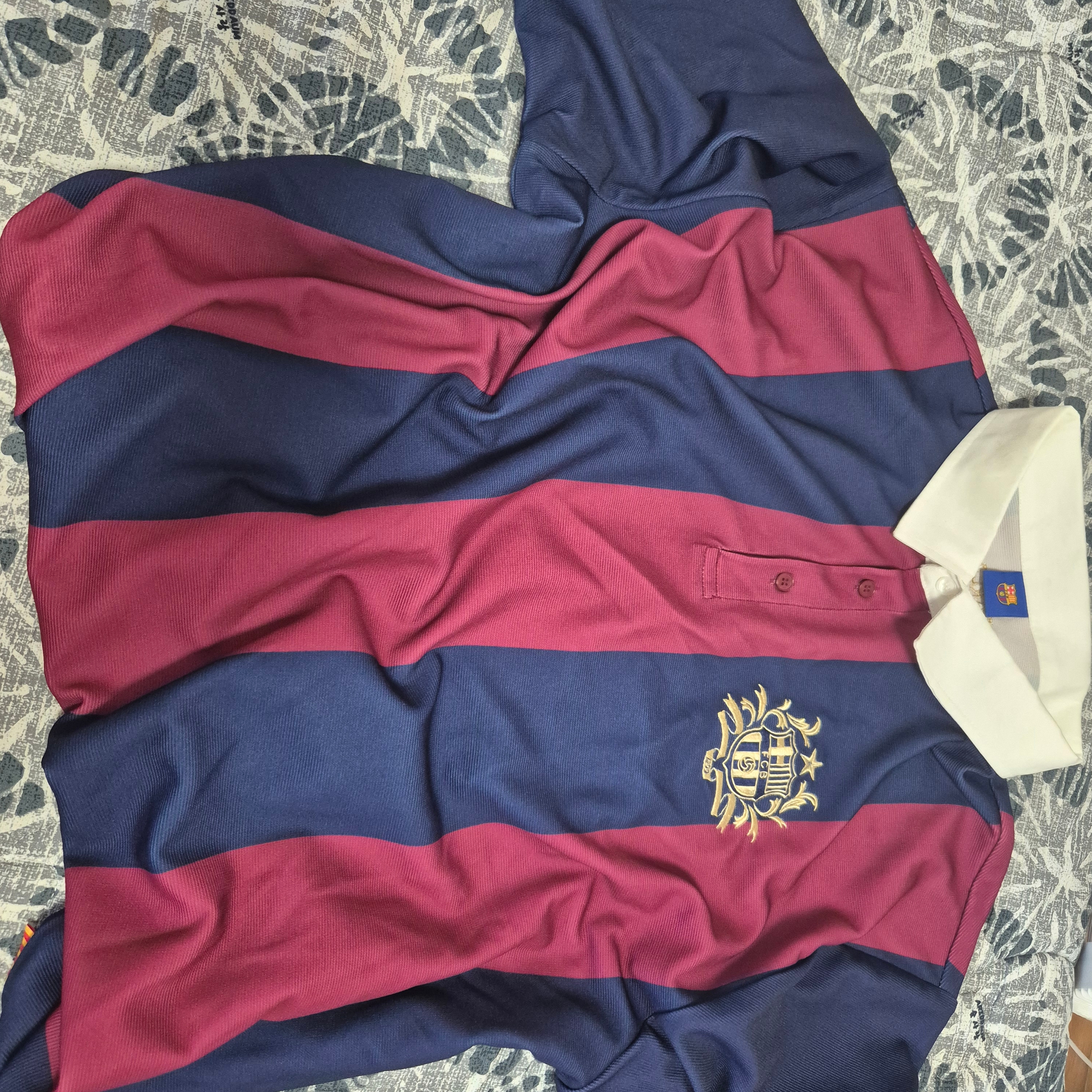 FC Barcelona Stripe Polo Shirt Red 착용 스타일 - 1