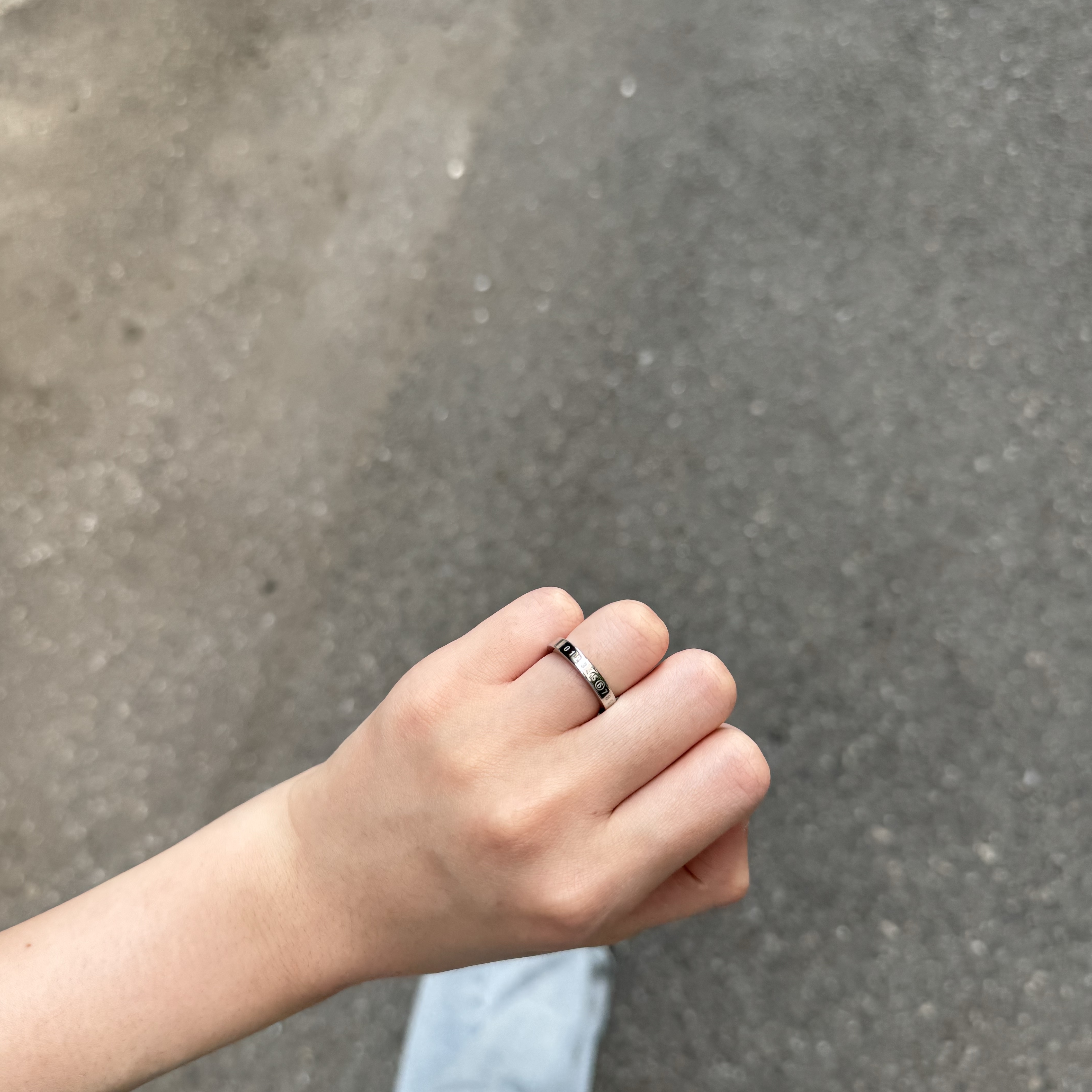 (W) MM6 Maison Margiela Numeric Minimal Signature Ring Silver Palladium 착용 스타일 - 2