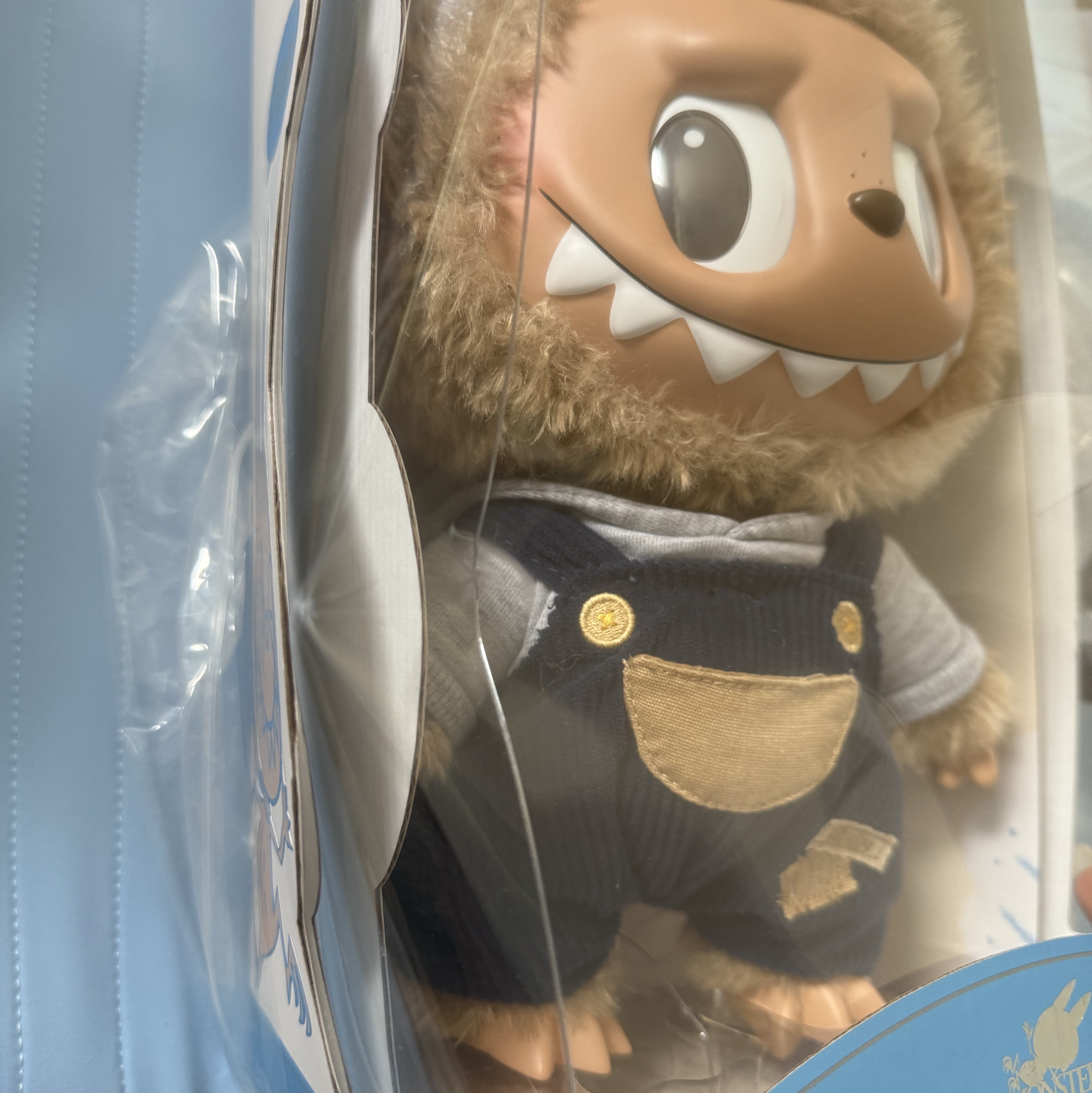 Pop Mart Labubu Time To Chill Vinyl Plush Doll 착용 스타일 - 3
