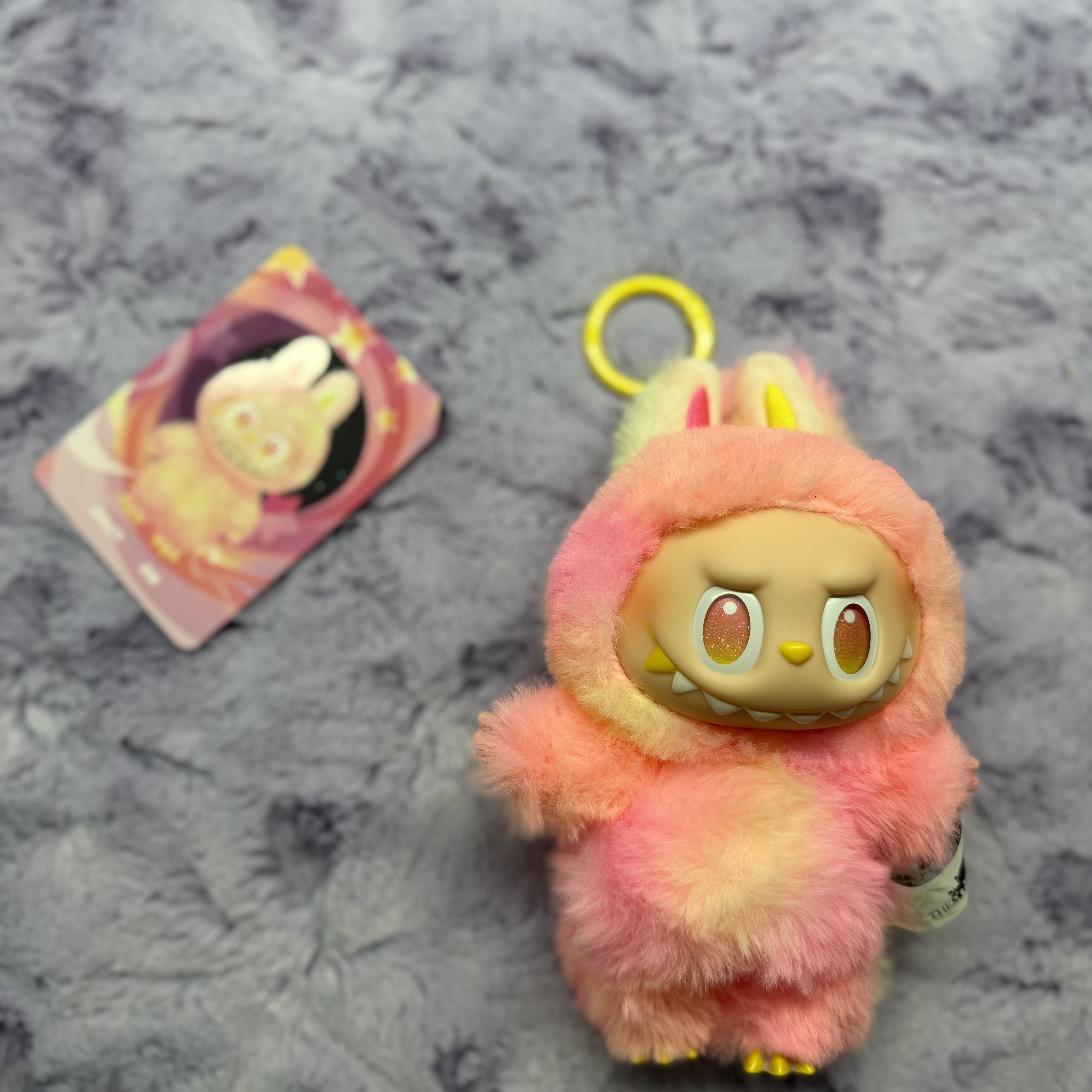 Pop Mart Labubu The Monsters Highlight Series Sealed Case (1 Blind Box) 착용 스타일