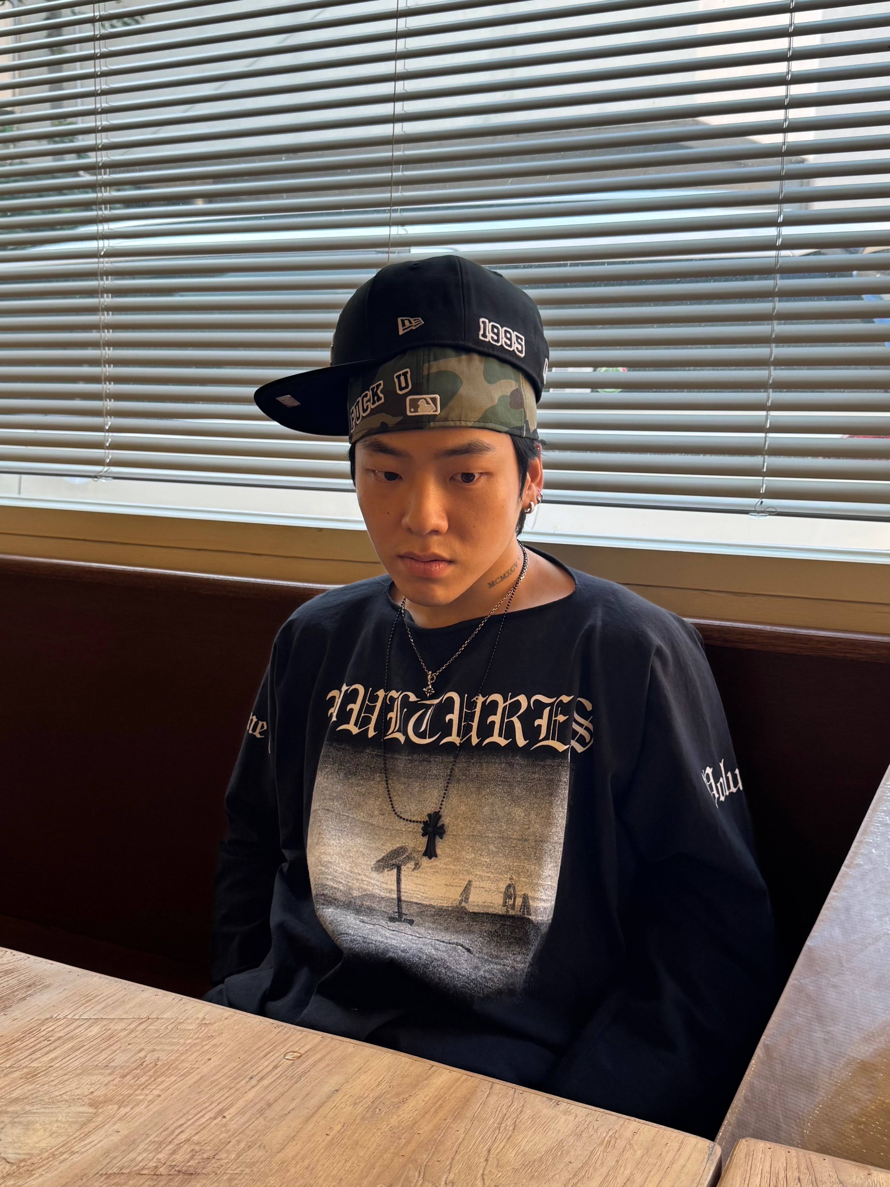 Yeezy Vultures Long T-Shirt Black, New Era 59Fifty MLB Authentic New York Yankees Game Navy 착용 스타일 - 4