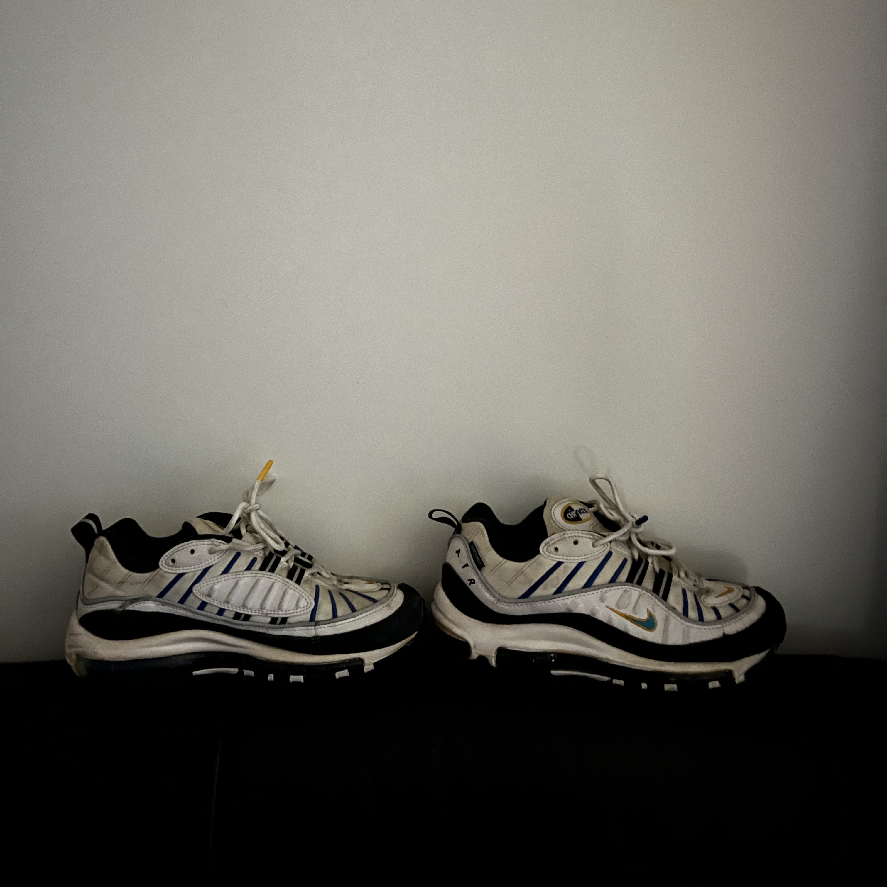 Nike Air Max 98 PRM White Teal Nebula University Gold 착용 스타일