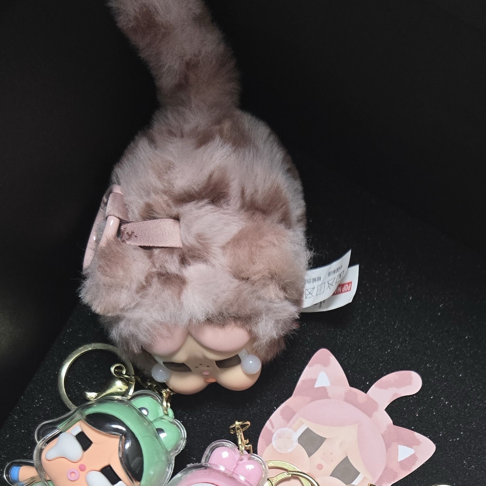 Pop Mart Crybaby Wild But Cutie Series Vinyl Plush Pendant Pink Cutie (Opened Case) 착용 스타일