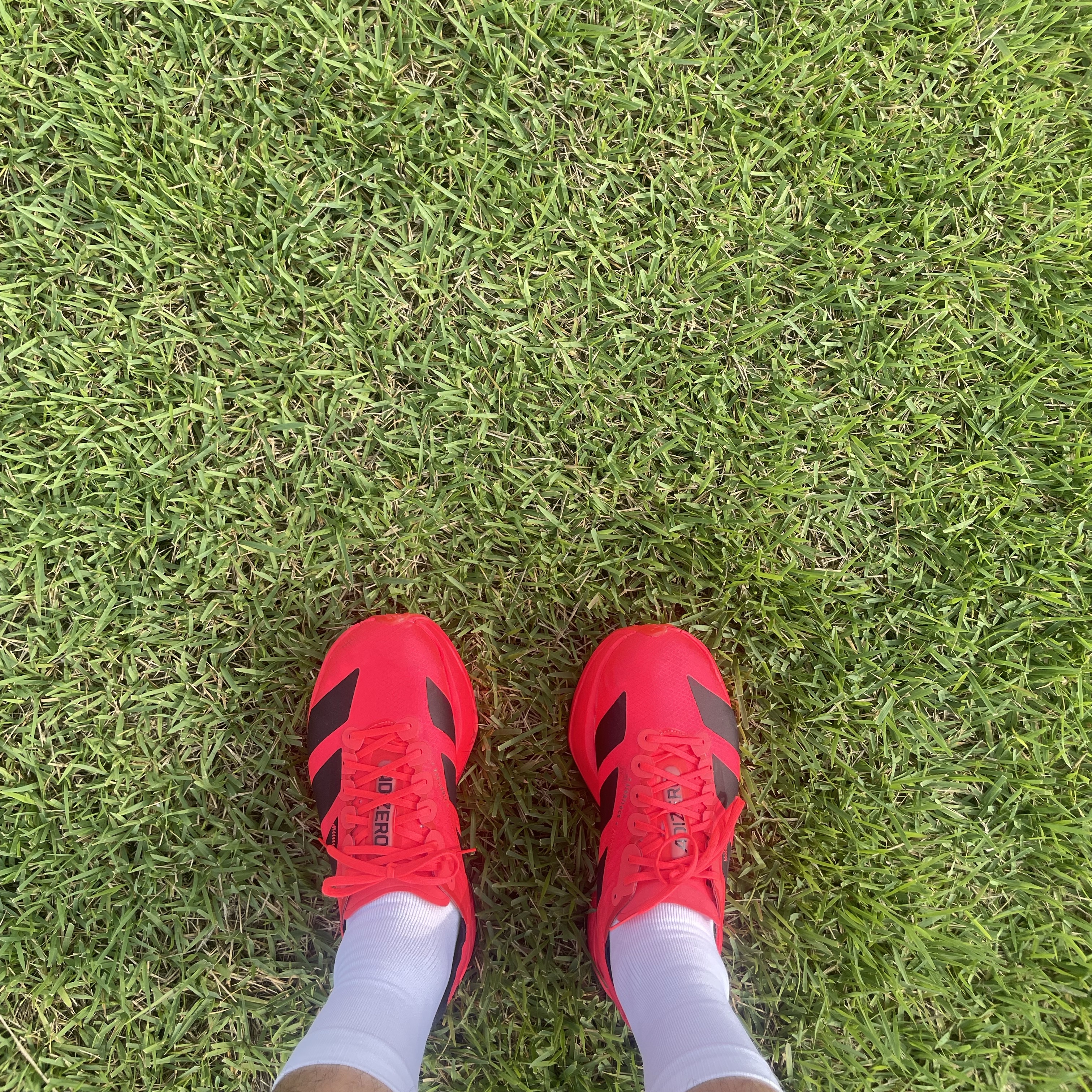 Adidas Adizero Adios Pro 4 Lucid Red Core Black 착용 스타일