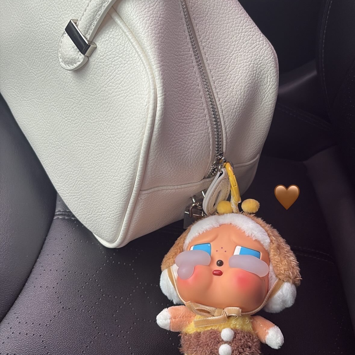 Pop Mart Crybaby Crying Again Series Plush Keyring Sealed Case (1 Blind Box) 착용 스타일