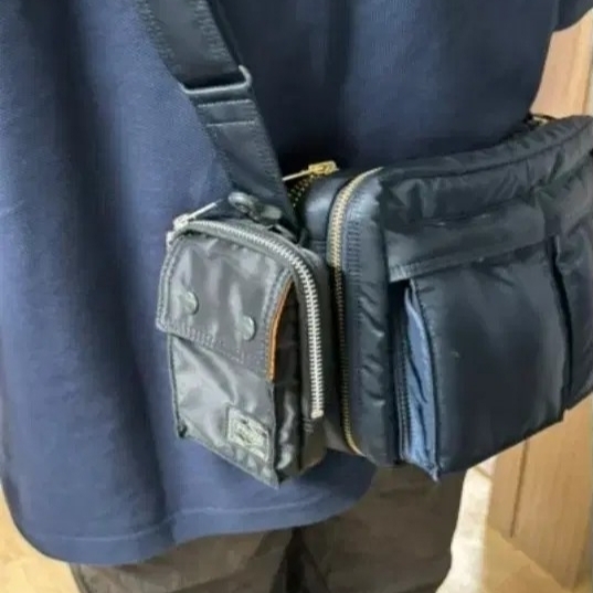 Porter Tanker Pouch Black, Porter All New Tanker Sling Bag Zip L Black 착용 스타일 - 1