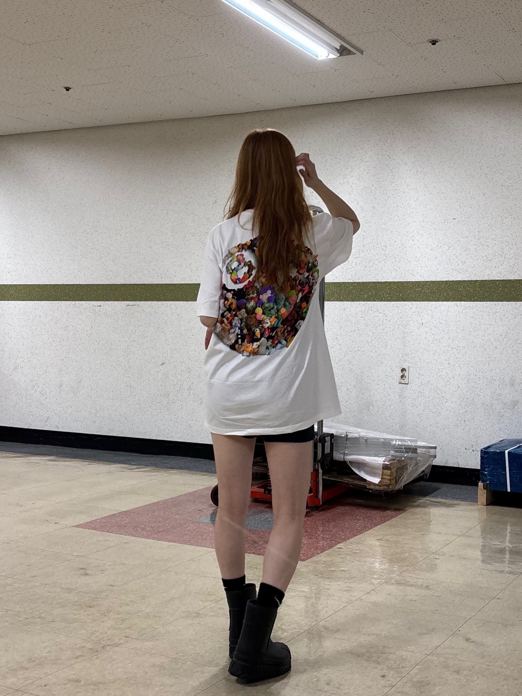Stussy Plush T-Shirt White, (W) Adidas Adifom Superstar Boot Black 착용 스타일 - 1