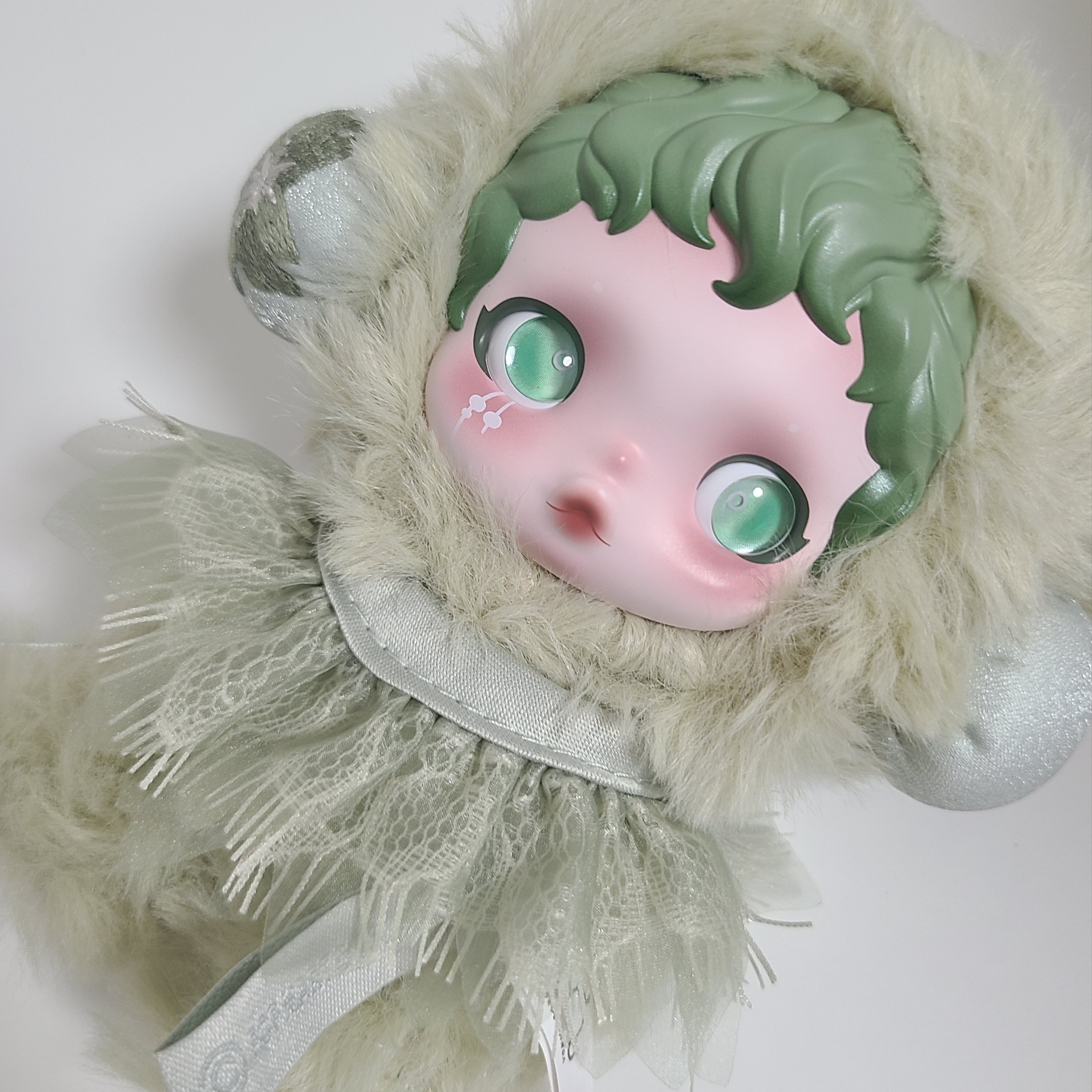 Pop Mart Skullpanda L’Impressionnisme Series Plush Doll Pond (Opened Case) 착용 스타일