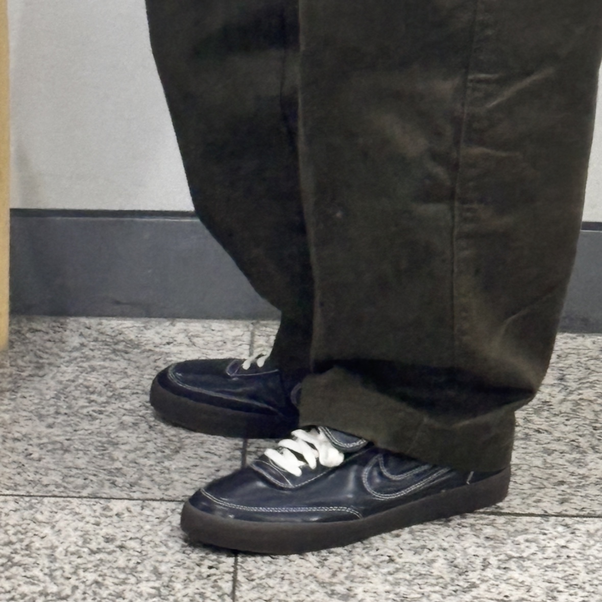 Nike Killshot 2 Black Baroque Brown 착용 스타일 - 2