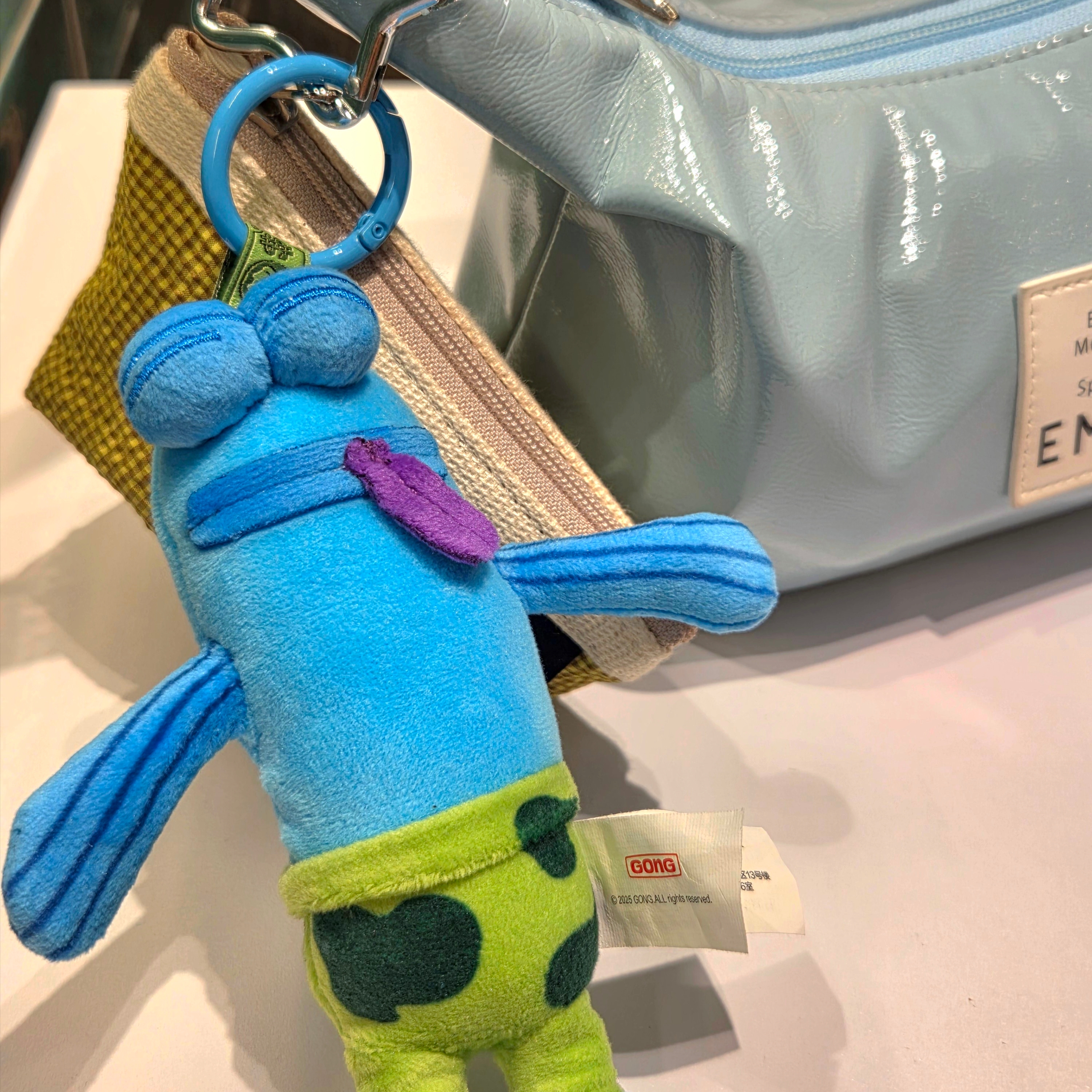 Pop Mart Bikini Bottom Buddies Whimsical Plush Flat Fish (Opened Case) 착용 스타일