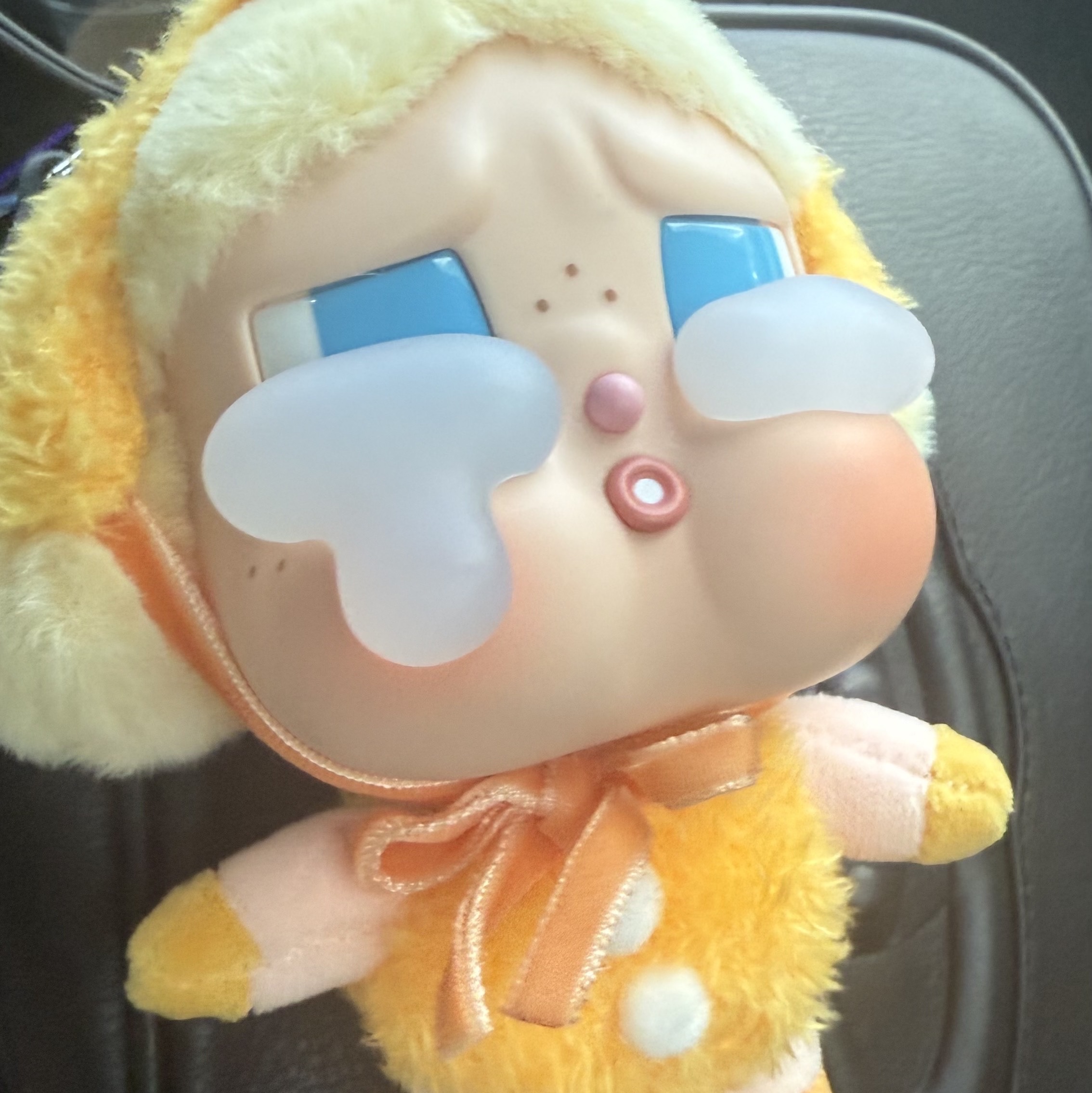 Pop Mart Crybaby Crying Again Series Plush Keyring Duck You (Opened Case) 착용 스타일