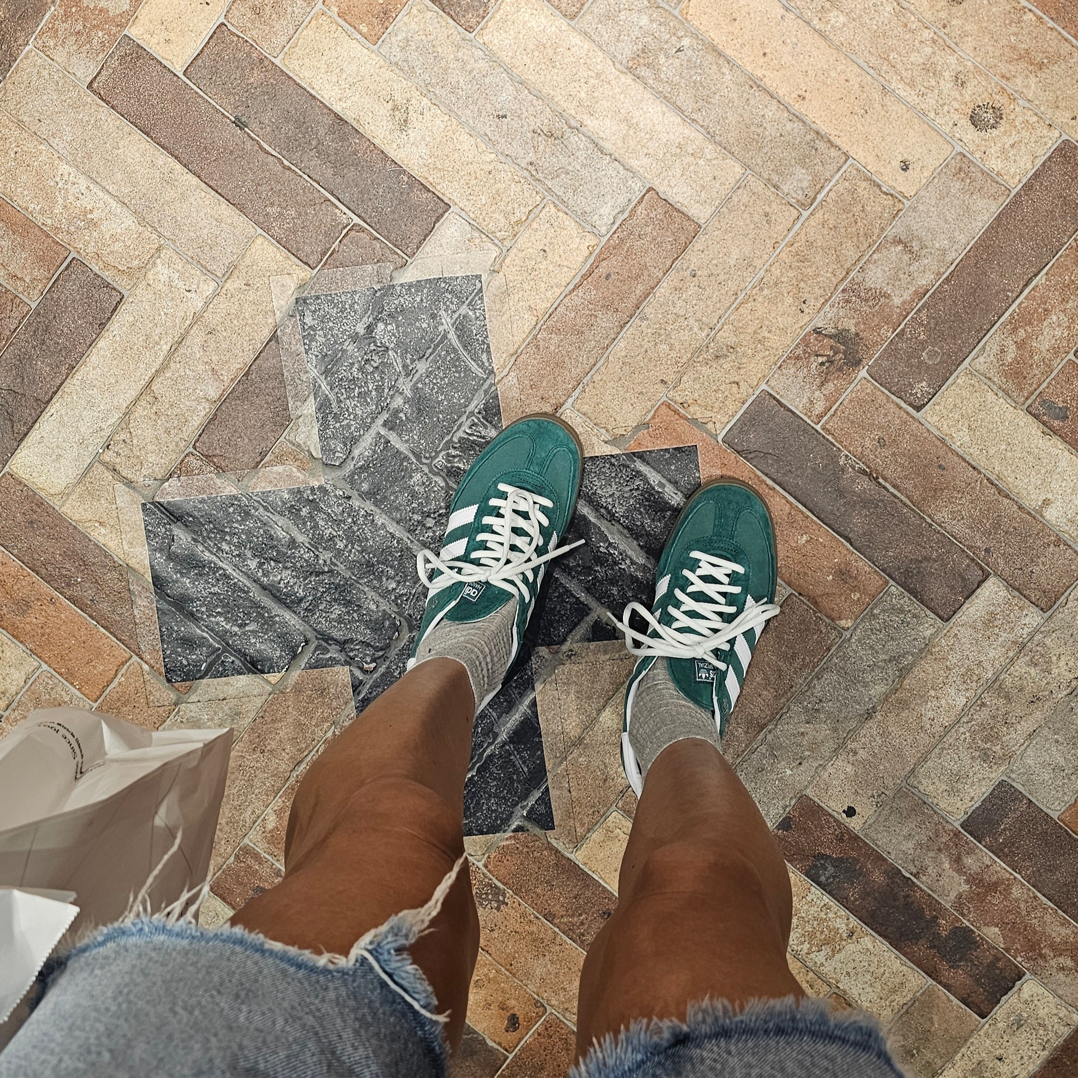 Adidas Spezial Handball College Green Gum 착용 스타일