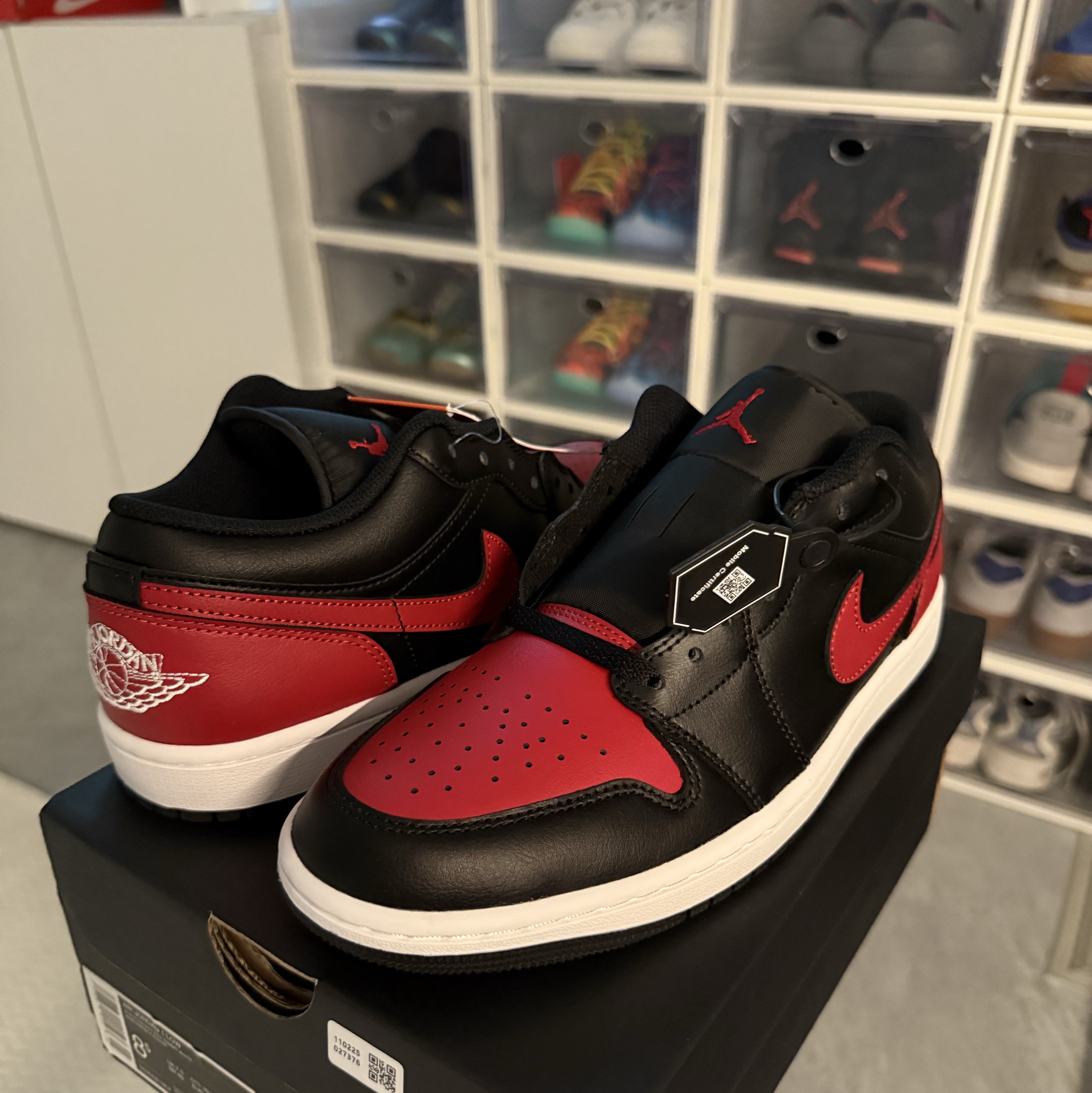Jordan 1 Low Black Varsity Red 착용 스타일