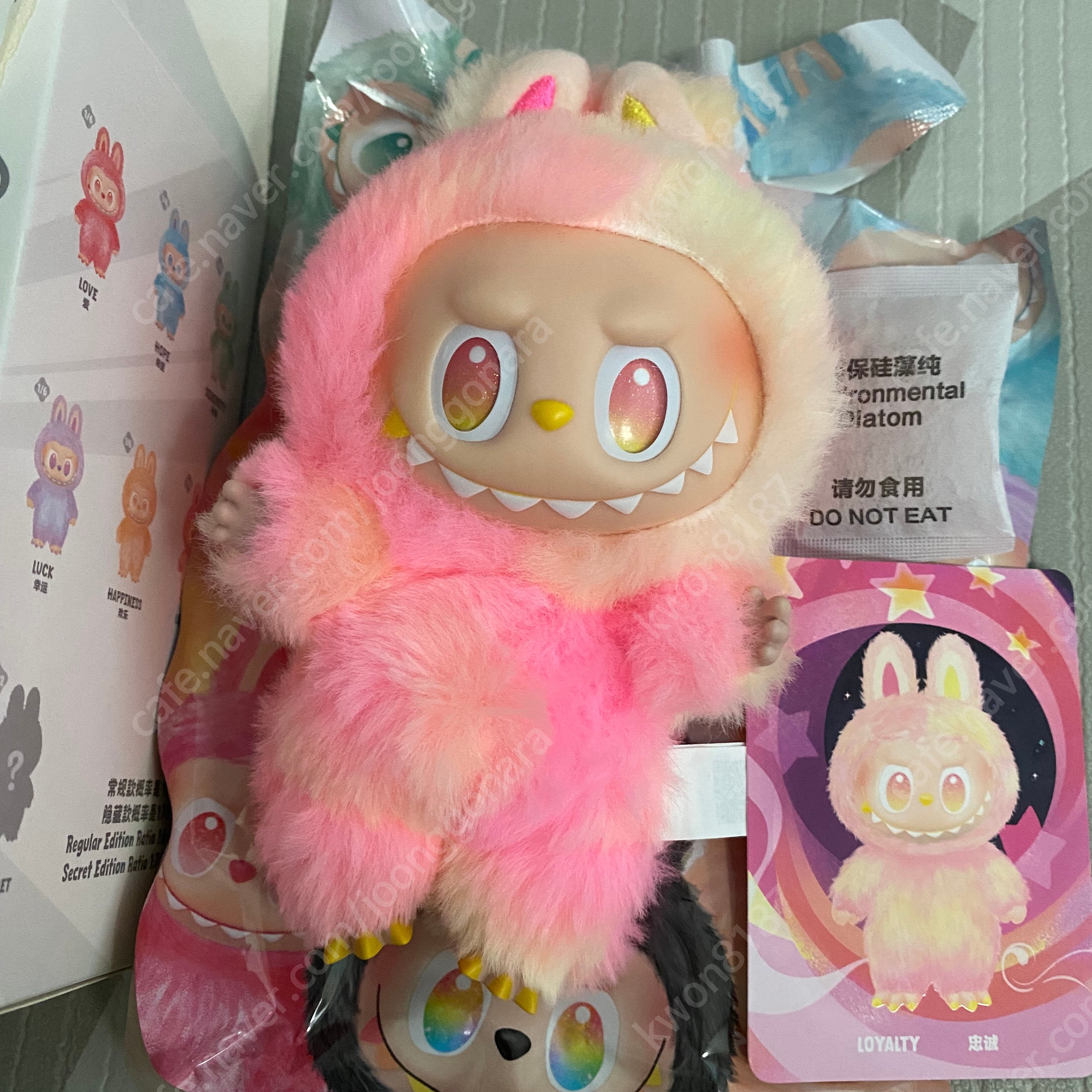 Pop Mart Labubu The Monsters Highlight Series Sealed Case (1 Blind Box) 착용 스타일