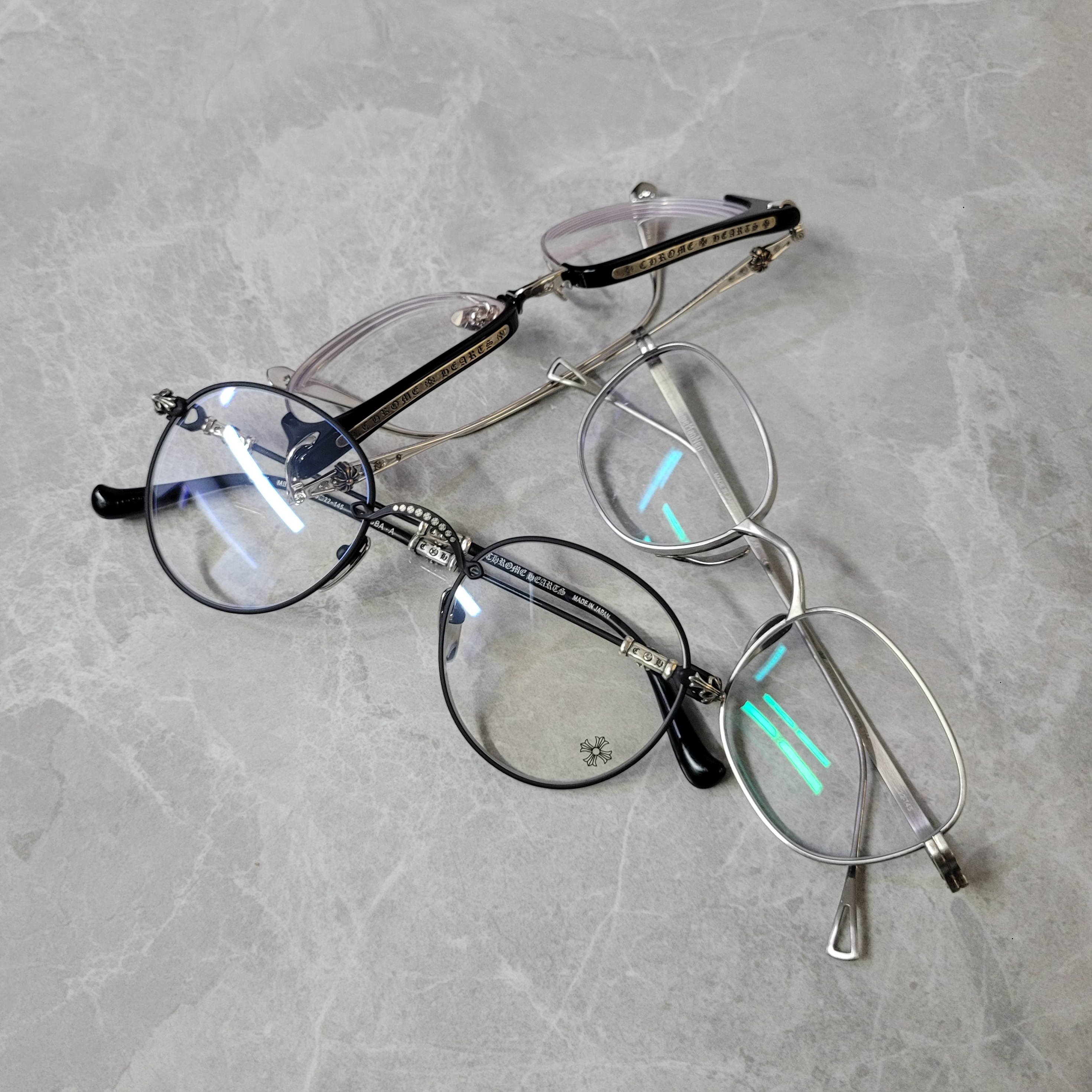 Chrome Hearts Bubba-A Matte Black Plastic, Chrome Hearts Sluntradiction 54 Black Shiny Silver - Titanium Nose Pad 착용 스타일 - 2