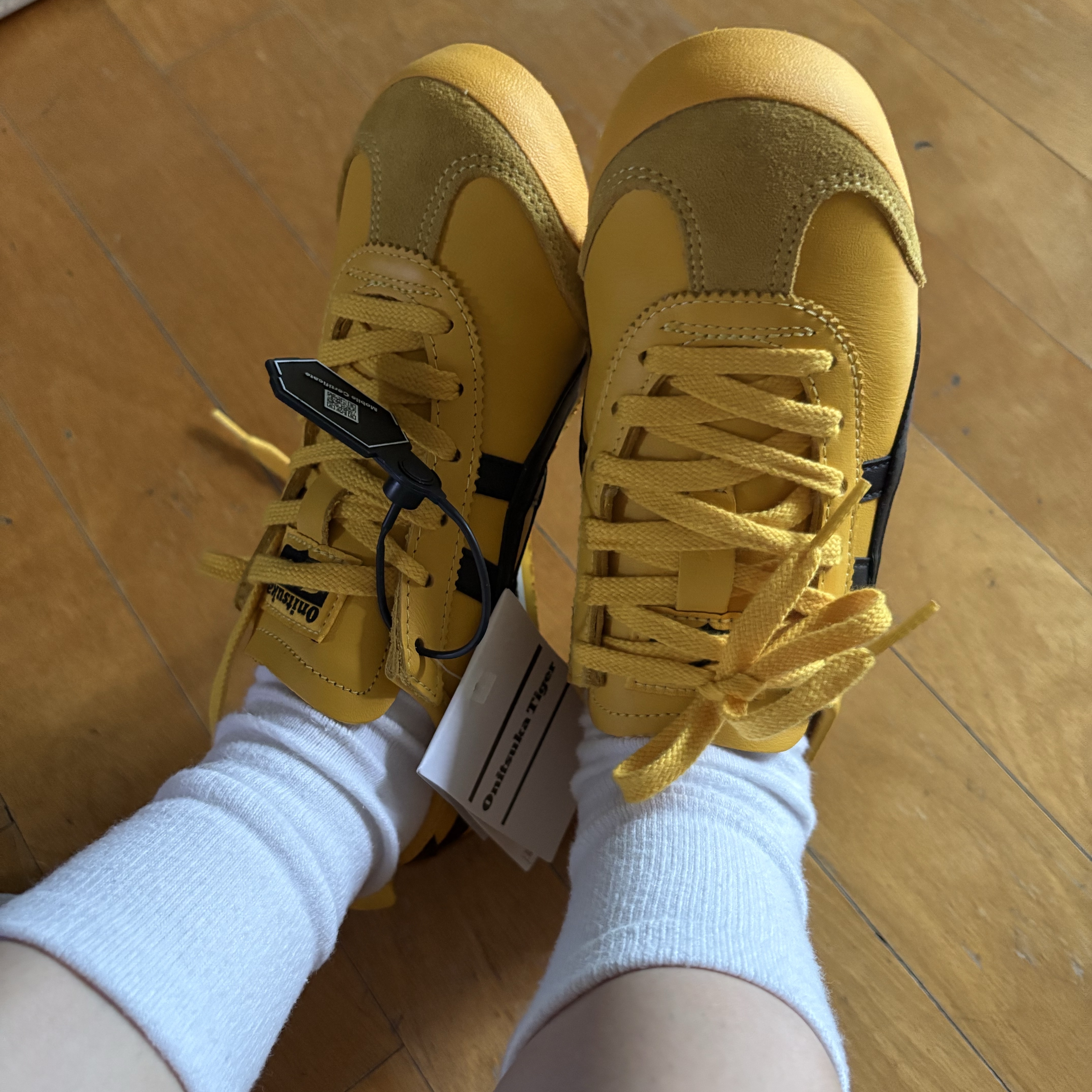Onitsuka Tiger Mexico 66 Yellow Black 착용 스타일 - 4