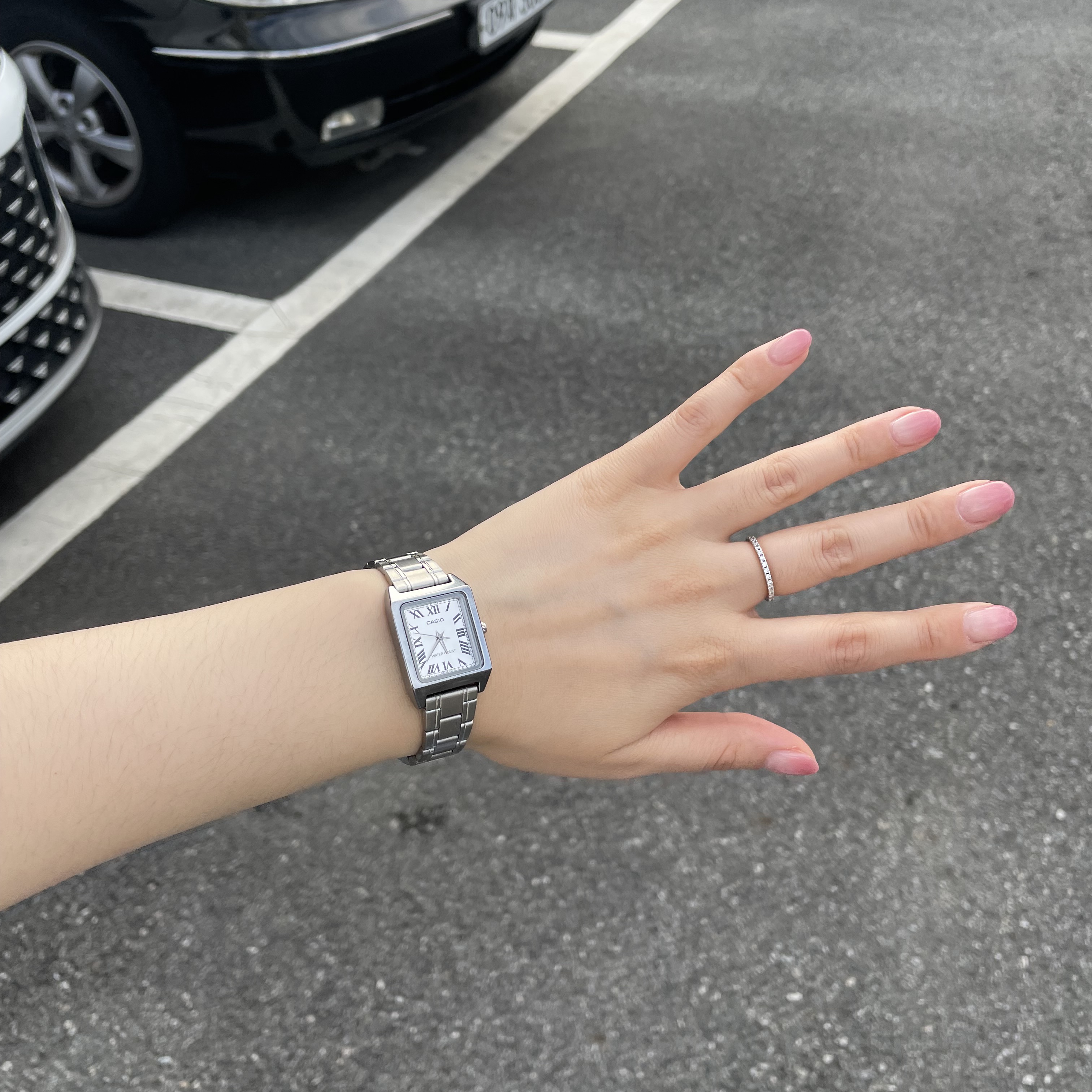 Casio LTP-V007D-7B 착용 스타일