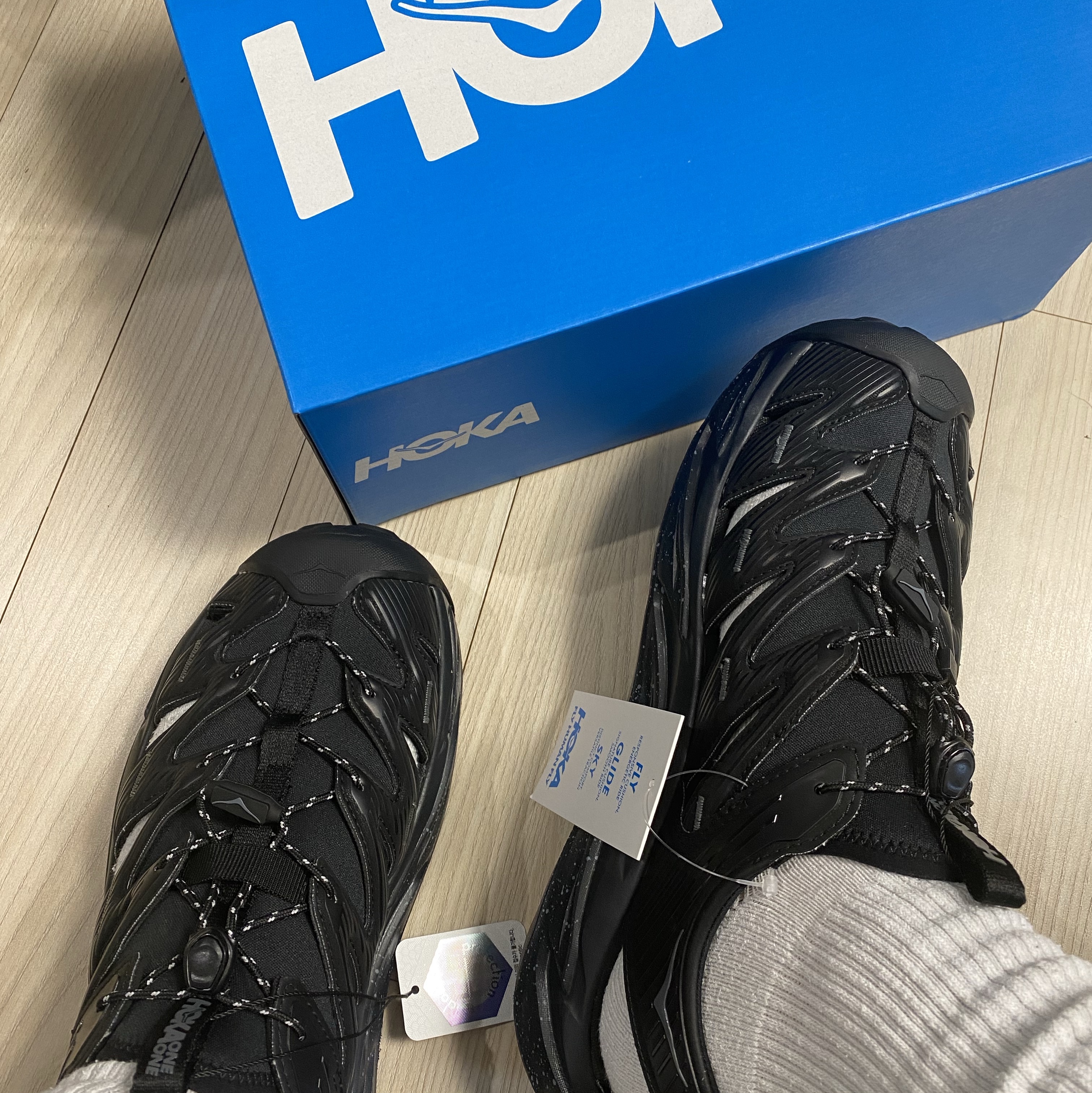 Hoka Hopara Black Castle Rock, Supreme Shoulder Bag Blue - 23FW 착용 스타일 - 2