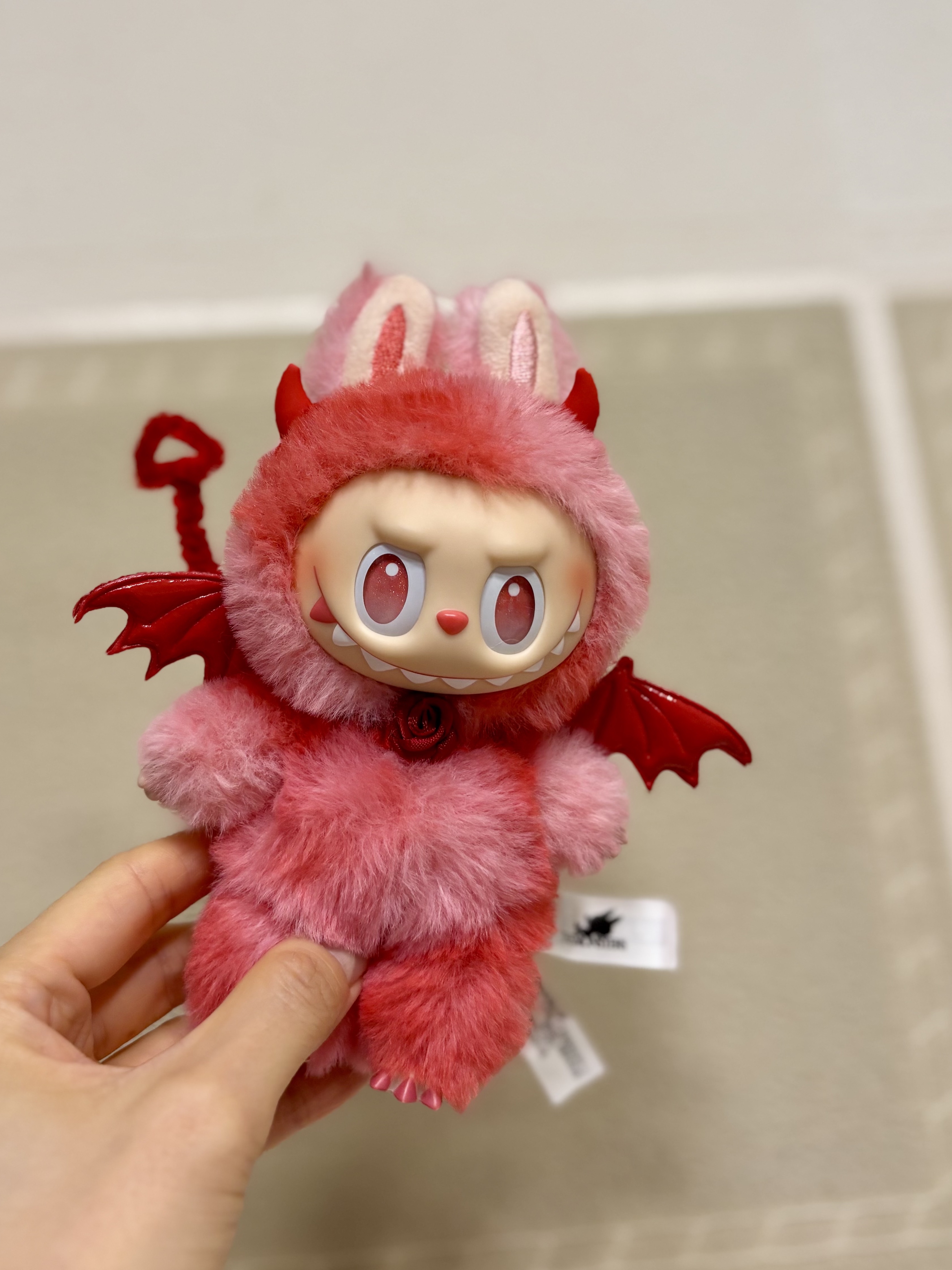 Pop Mart Labubu The Monsters Highlight Series Love Keyring (Opened Case) 착용 스타일 - 1