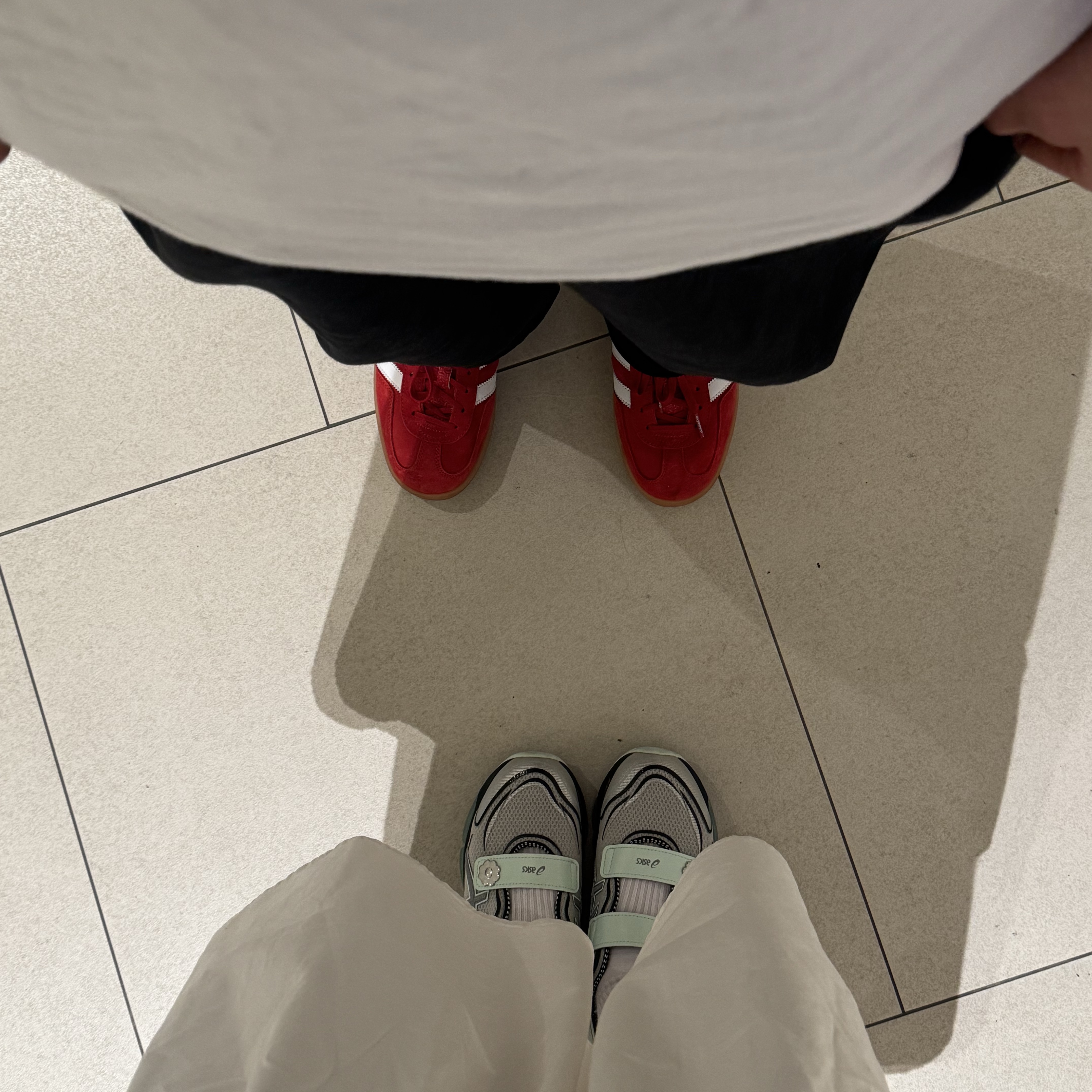 Asics x Cecilie Bahnsen Gel-Quantum 360 VIII Silver Mint, Adidas Gazelle Indoor Better Scarlet Cloud White 착용 스타일