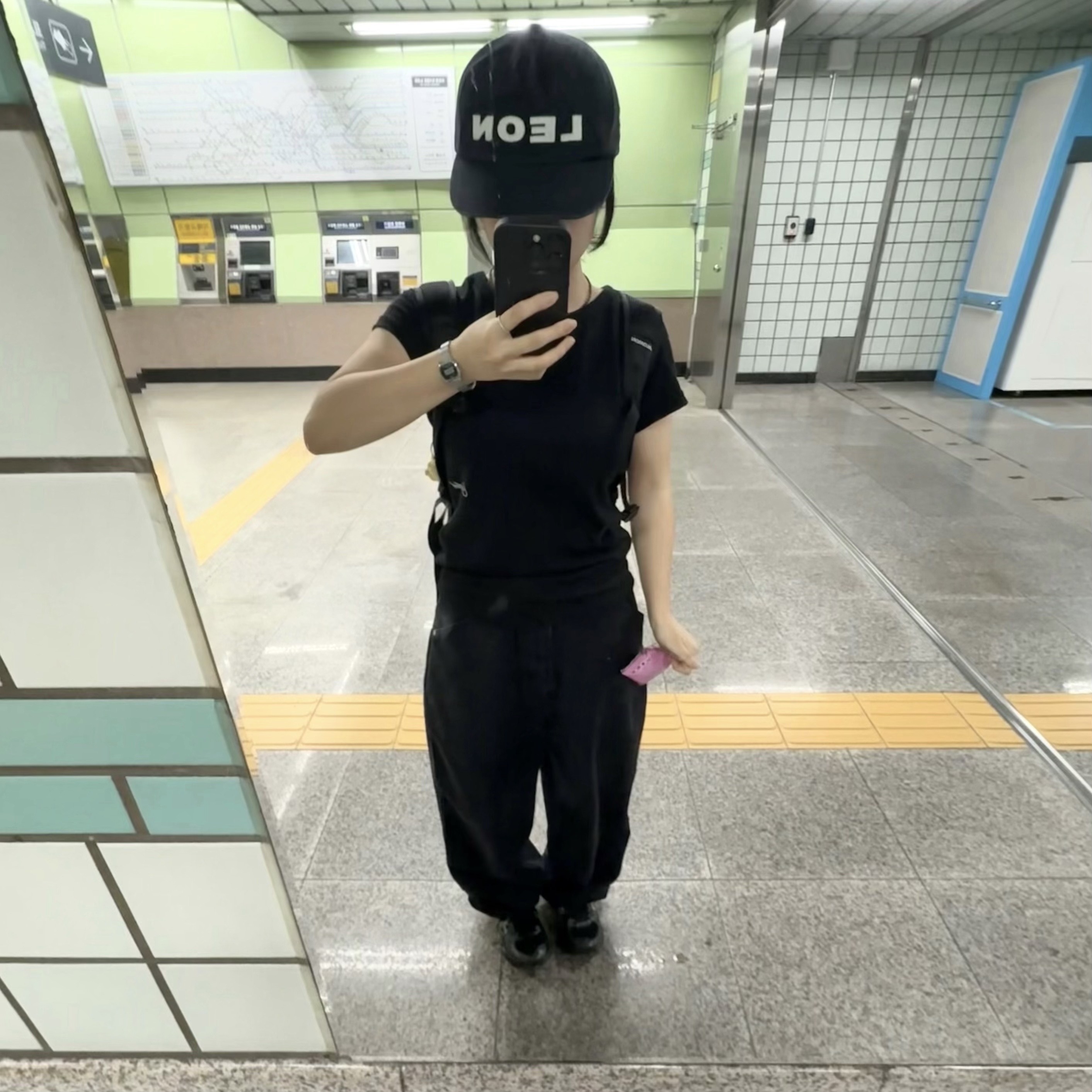 Suade Contour Pocket Denim Black, Asics Gel-Kayano 14 Black Pure Silver 착용 스타일 - 1