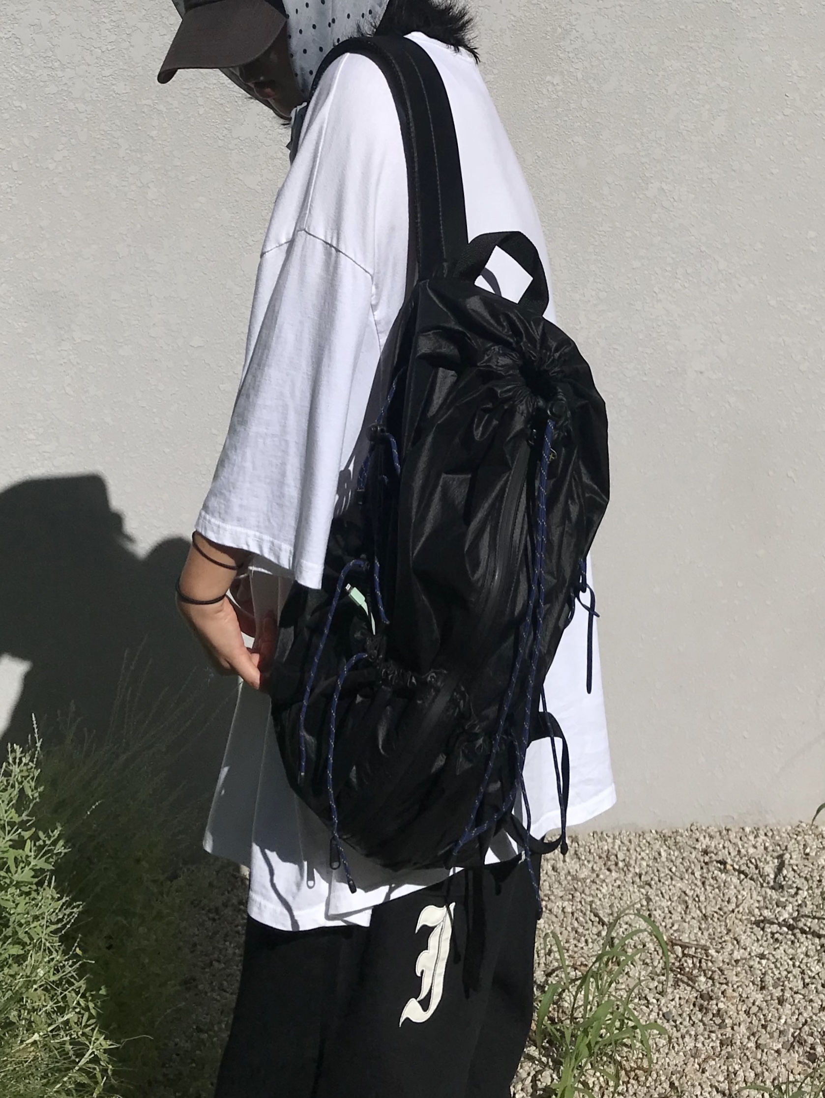 Tretorn Nylon Rip Backpack Black 착용 스타일 - 9