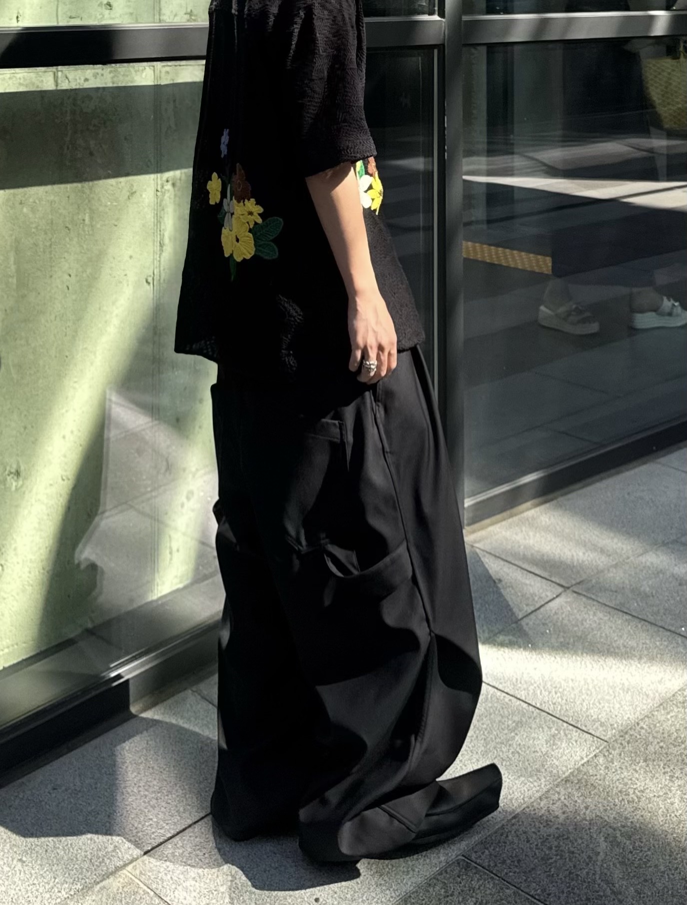 Kamien x KOIN SEOUL 247 All Day Slacks Black, Balenciaga Romeo Mule Black 착용 스타일 - 2