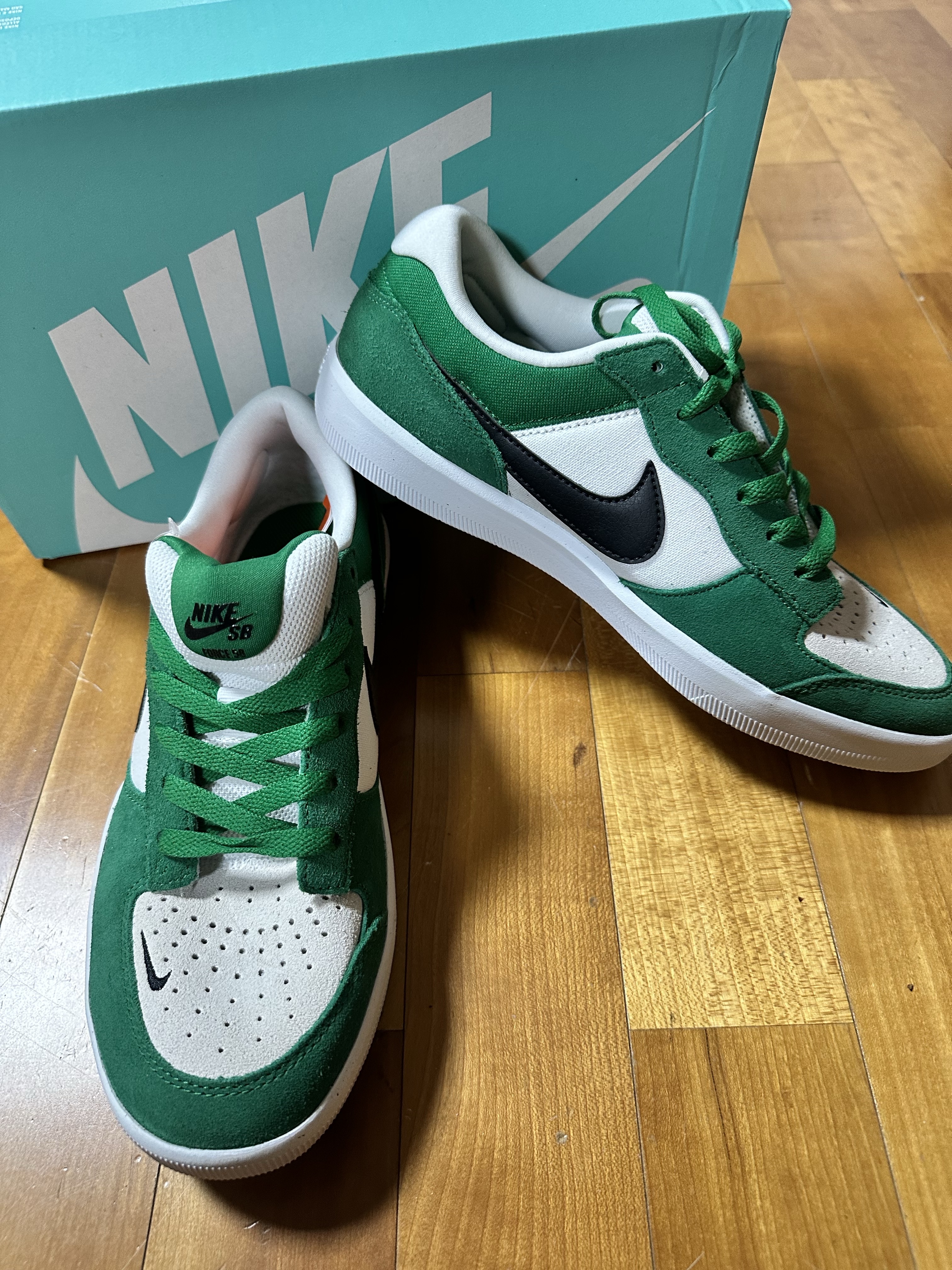 Nike SB Force 58 Pine Green Black 착용 스타일