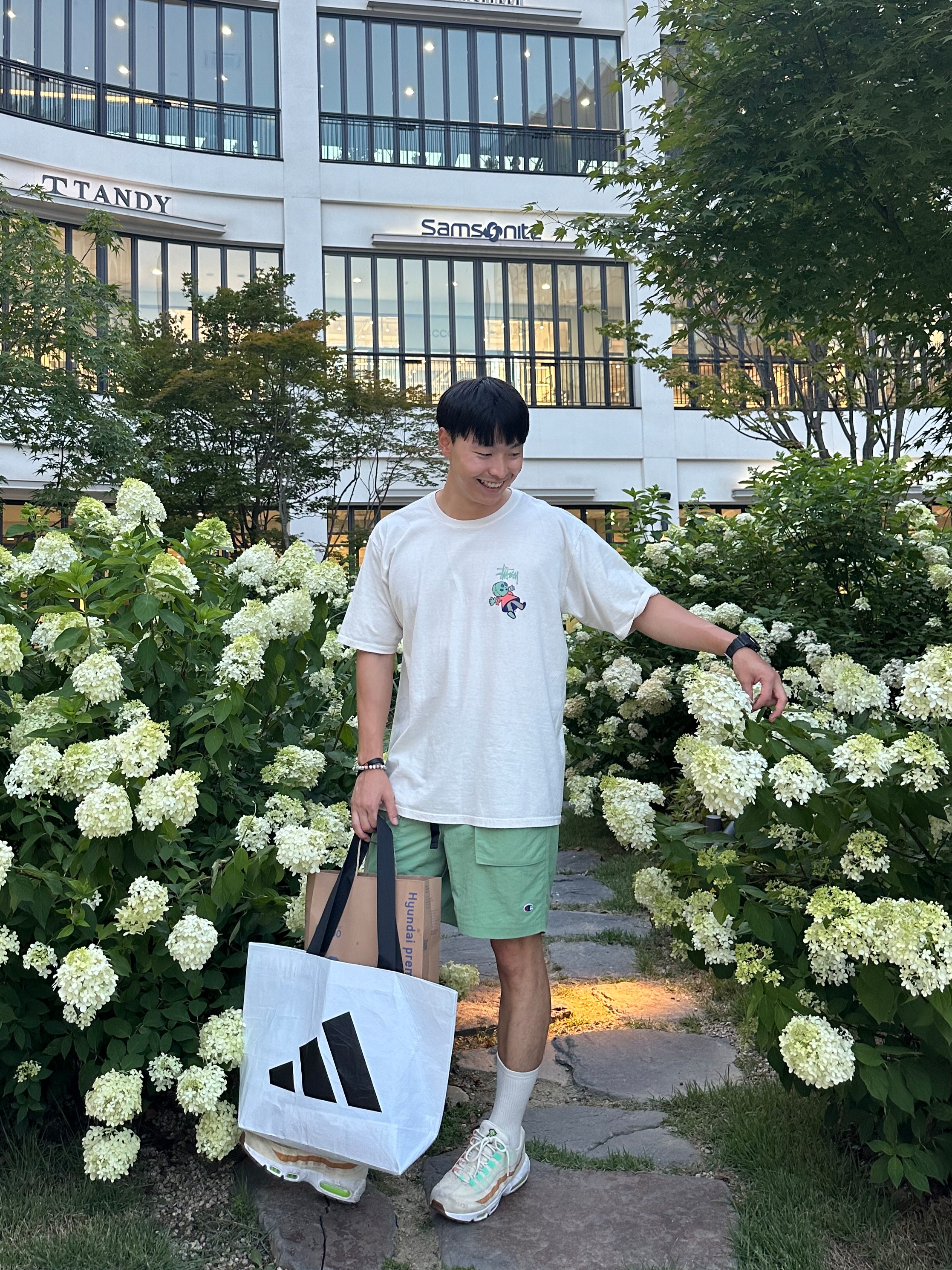 Stussy Dollie Pigment Dyed T-Shirt Natural, Klattermusen Algir Small Accessory Bag Raven 착용 스타일 - 5