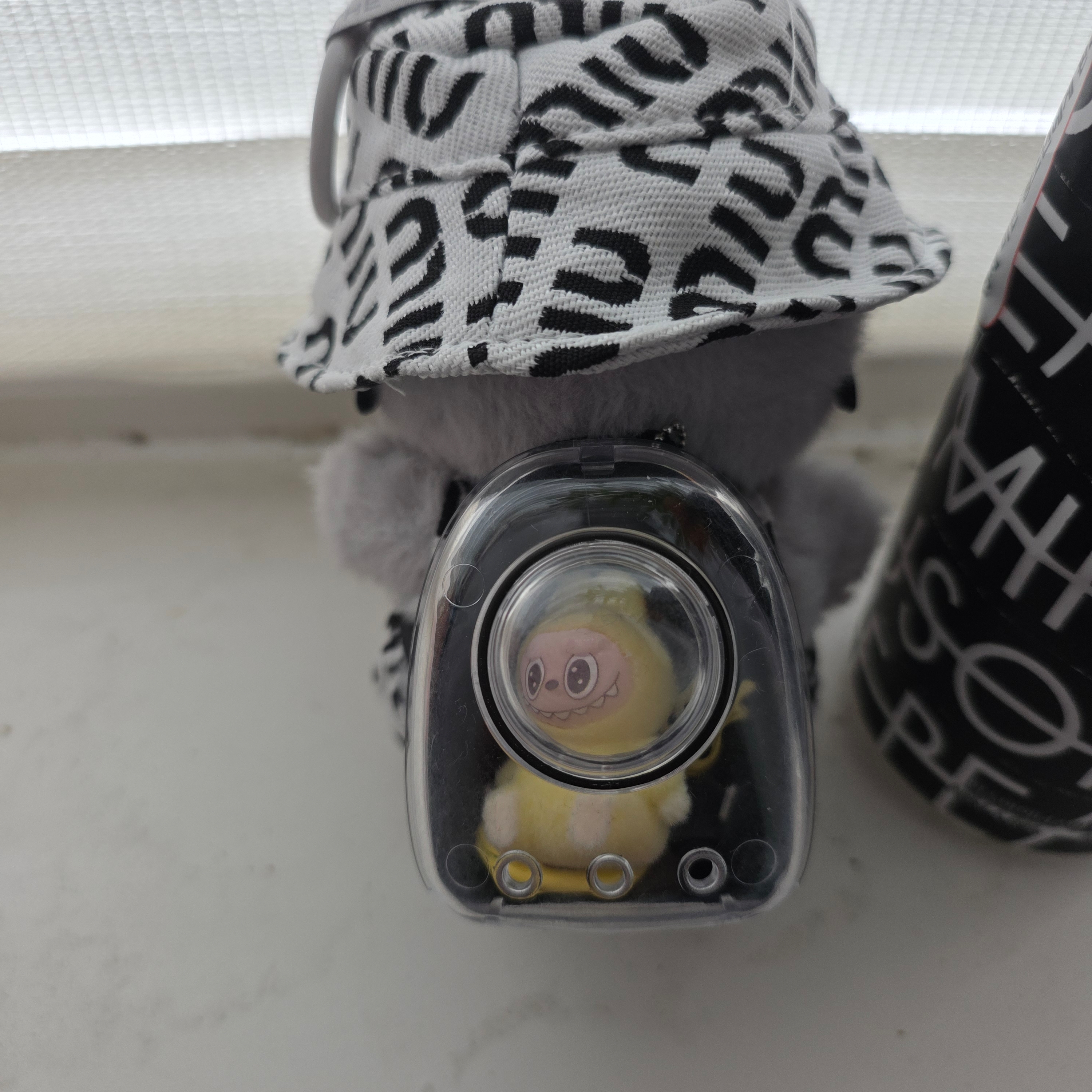 Pop Mart Labubu Let's Play Together Doll Series Hehe Keyring (Opened Case) 착용 스타일 - 2